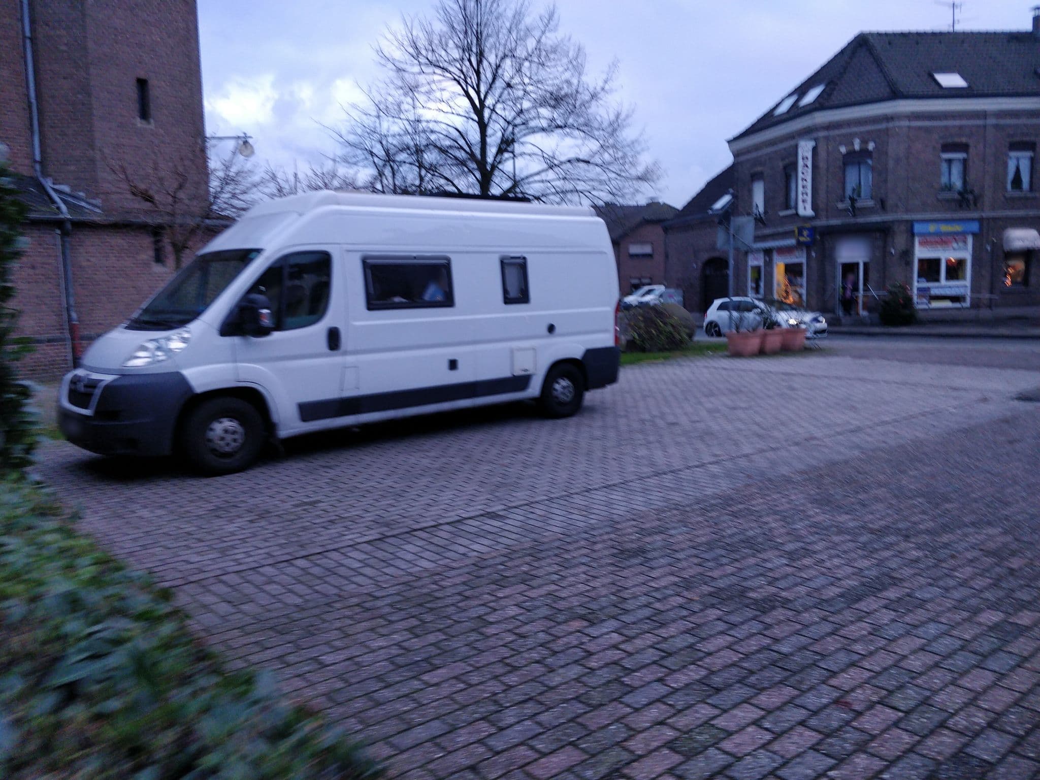 Street view near Doppeladler, Rees — © raymond (CC BY-SA · Mapillary)