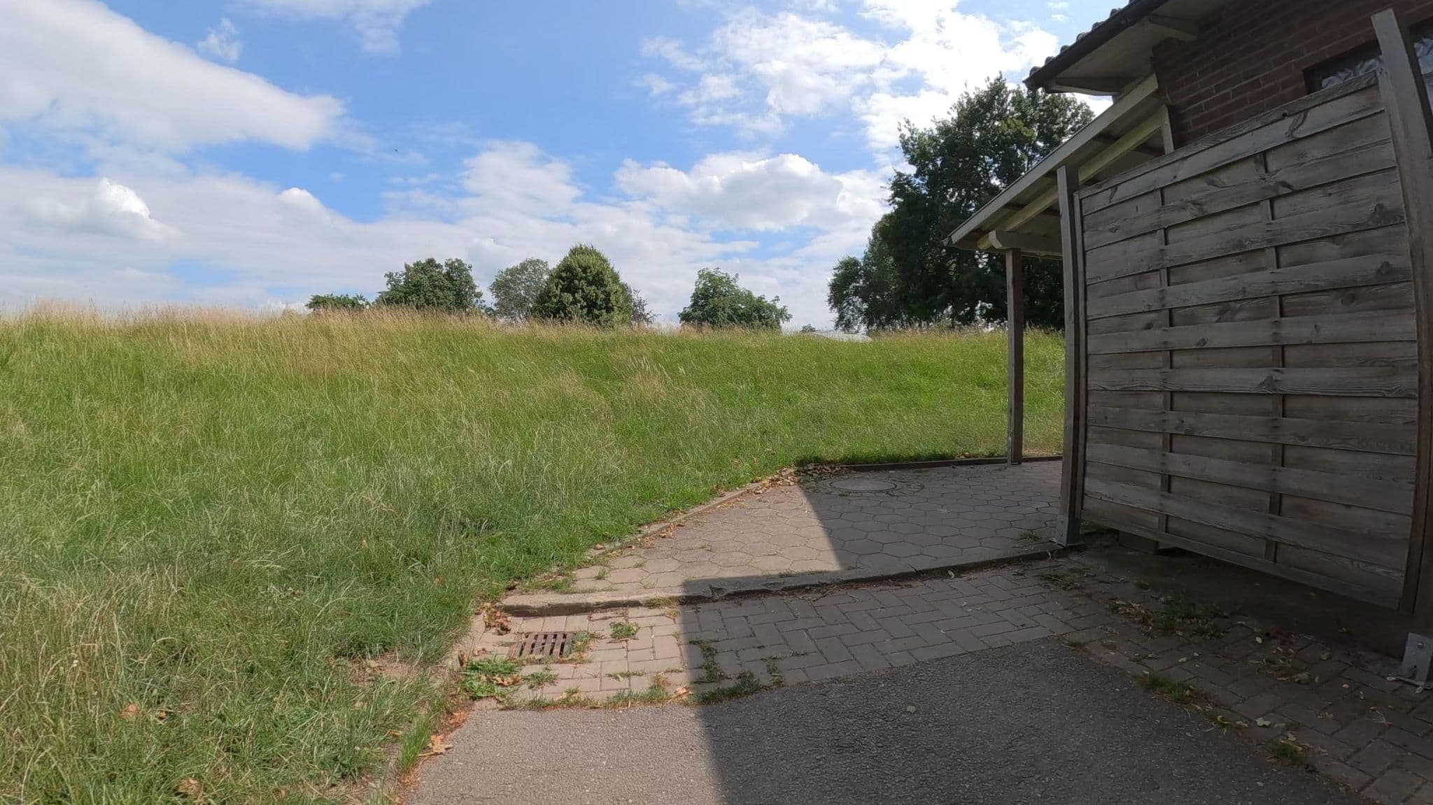 Street view near Wohnmobilhafen Elbepark Bunthaus, Neuland — © veloroute_hamburg (CC BY-SA · Mapillary)