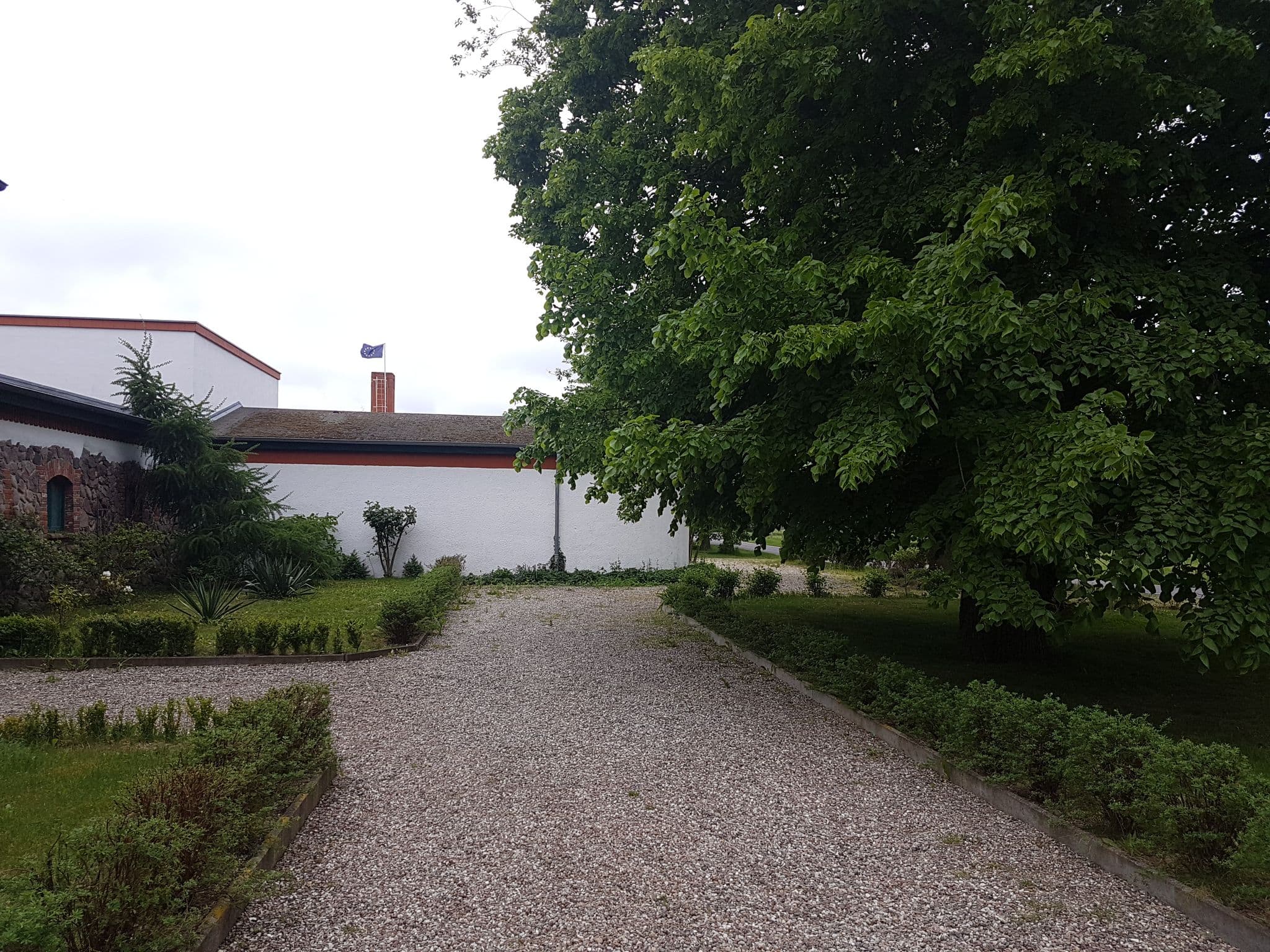 Street view near Hostel Domäne Neu Gaarz, Grabowhöfe — © changchun1 (CC BY-SA · Mapillary)