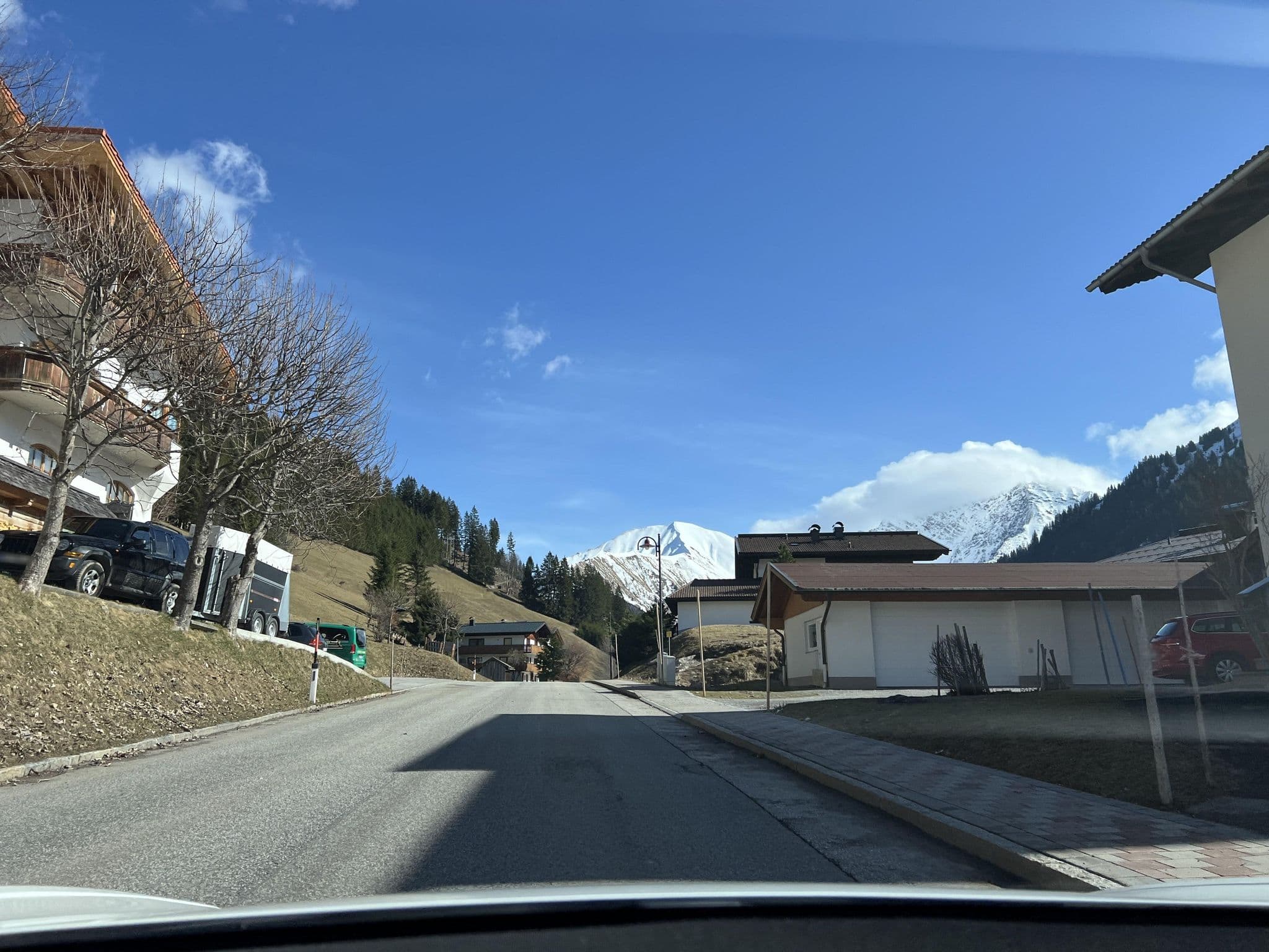 Street view near Haus Bergkristall, Höfen — © ottor (CC BY-SA · Mapillary)