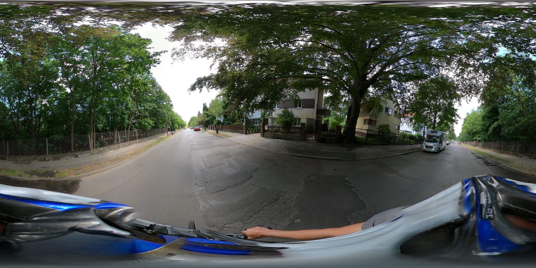 Street view near Allee-Hotel Berlin, Karlshorst — © eserte (CC BY-SA · Mapillary)