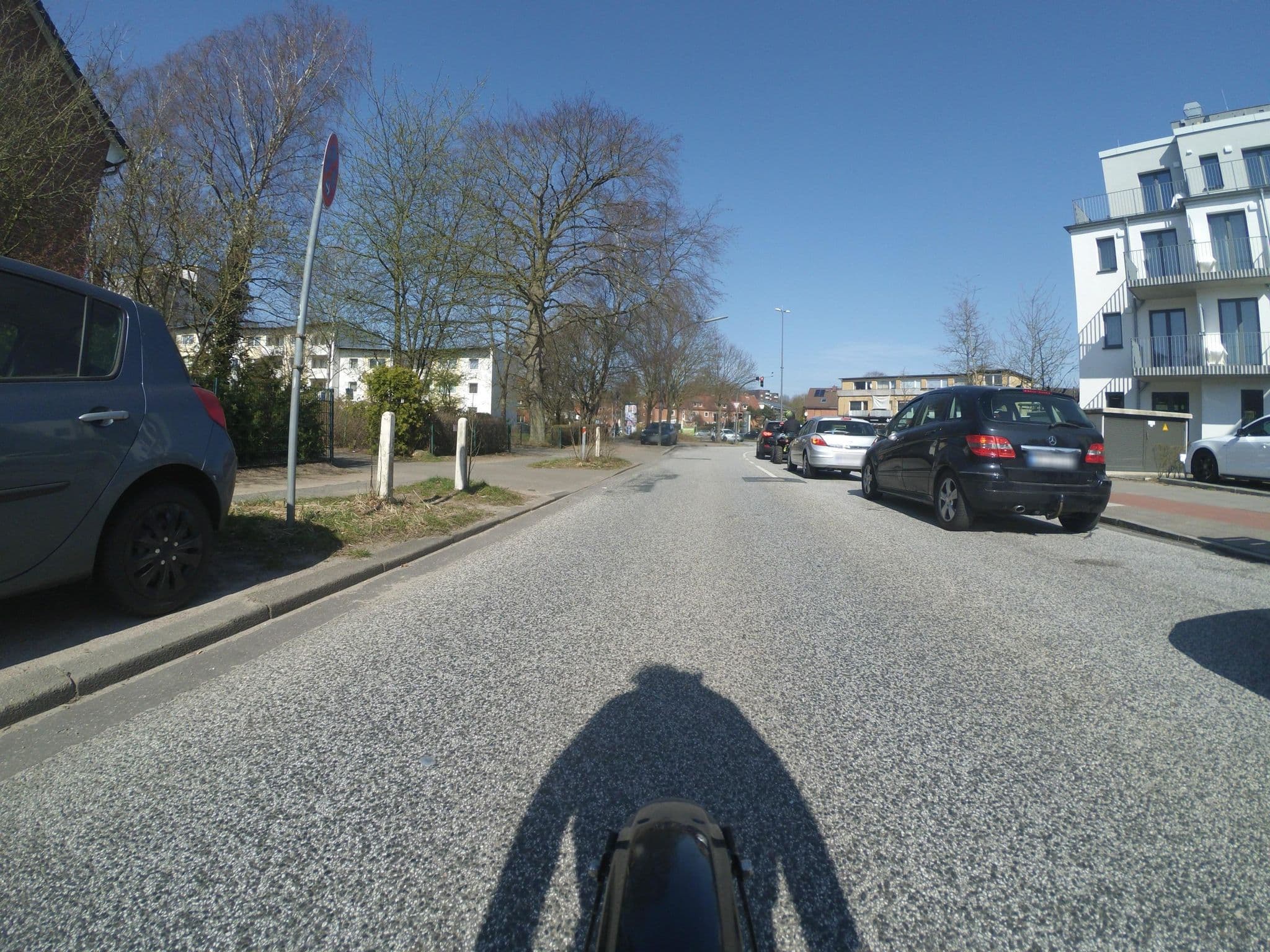 Street view near Signature East Hotel Apartment, Farmsen-Berne — © mjay (CC BY-SA · Mapillary)