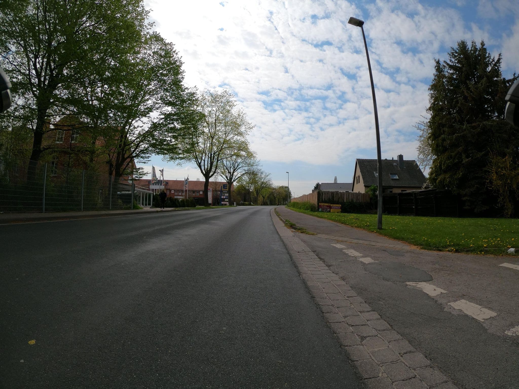 Street view near Hotel Stadt Gehrden, Gehrden — © Langfahrer (CC BY-SA · Mapillary)
