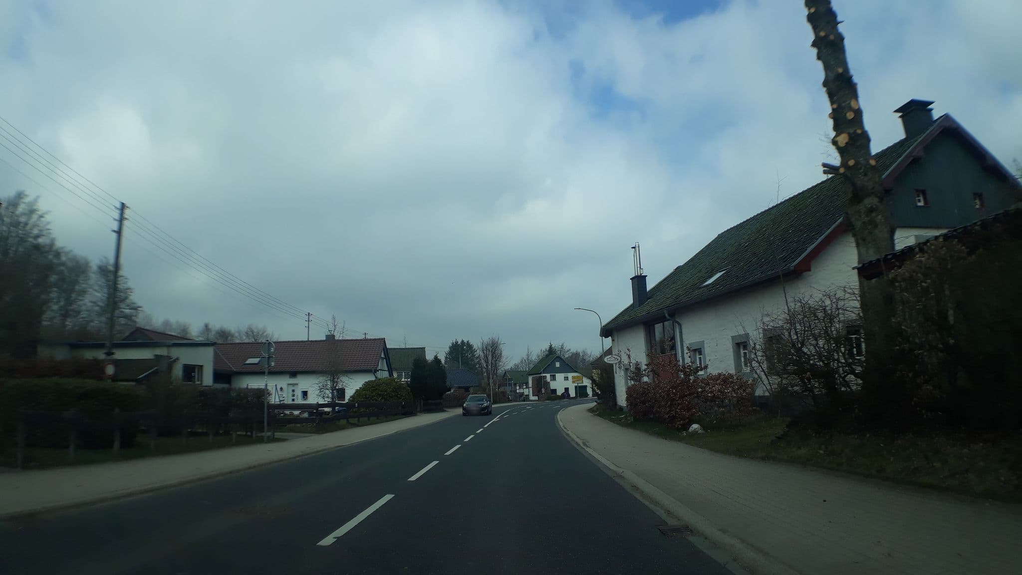 Street view near Luisenhof-Kalterherberg, Monschau — © tobiasreg (CC BY-SA · Mapillary)