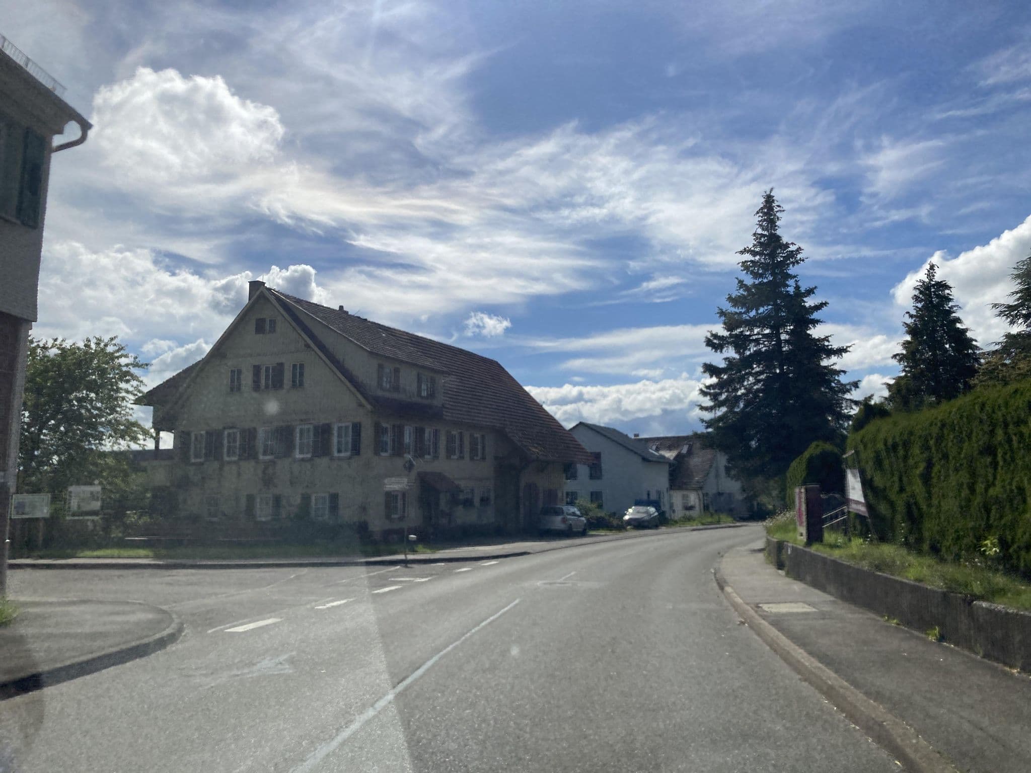 Street view near Gasthof Ochsen, Neuweiler — © tasmaniadevil (CC BY-SA · Mapillary)