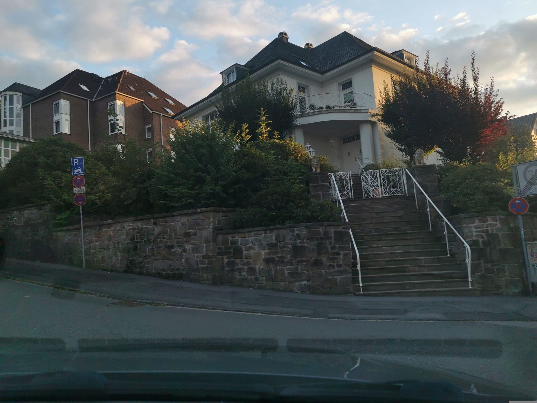 Street view near Das Schulhaus, Schwelm — © ASRvw (CC BY-SA · Mapillary)