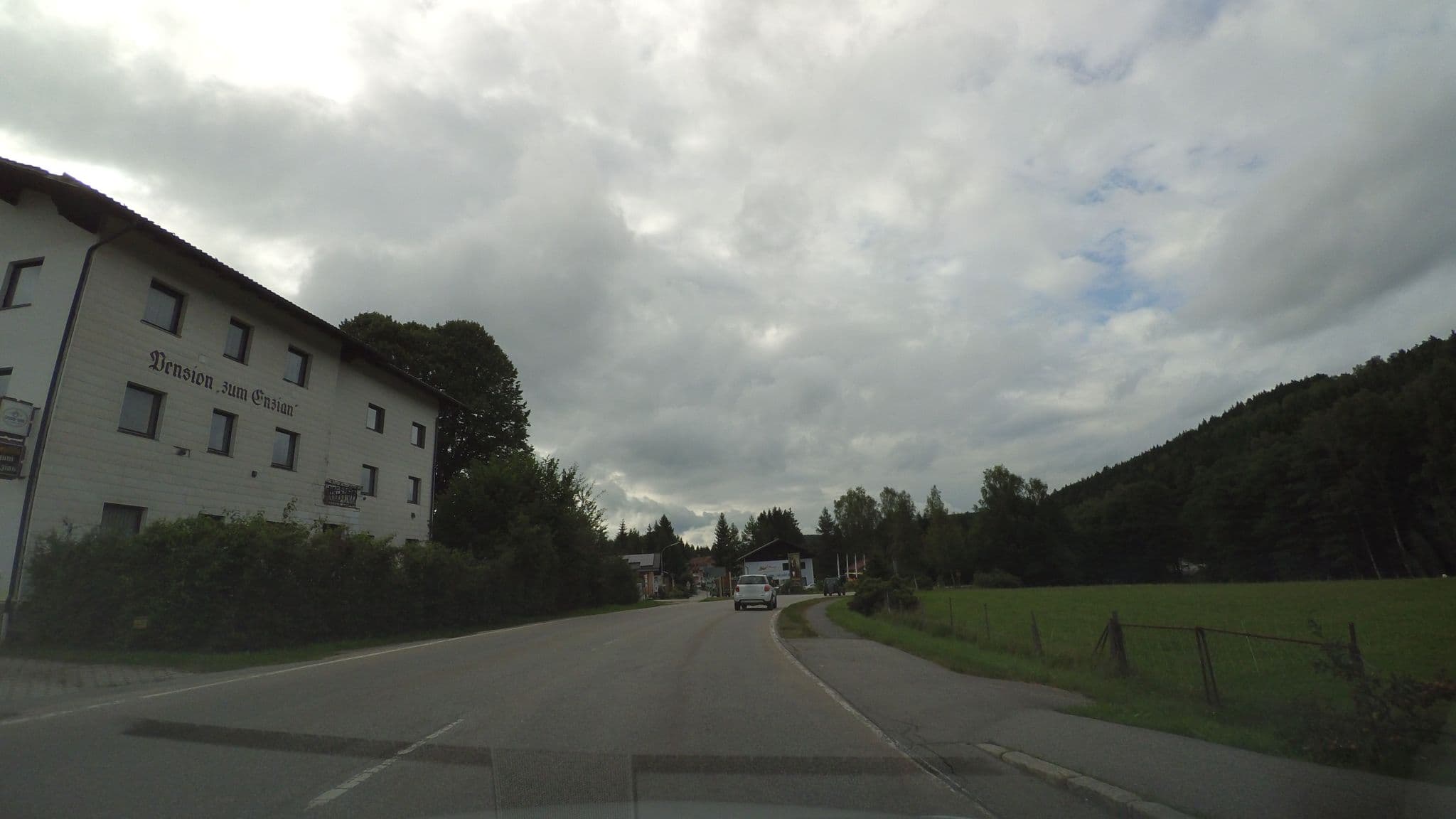 Street view near Zum Enzian, Lohberg — © dirk18 (CC BY-SA · Mapillary)