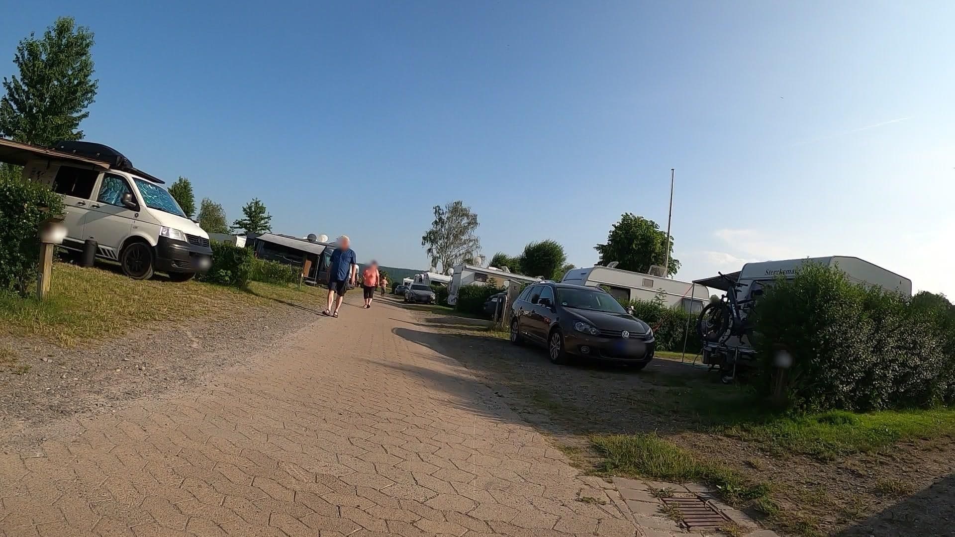 Street view near Campingplatz Grohnder Fährhaus, Hehlen — © Langfahrer (CC BY-SA · Mapillary)
