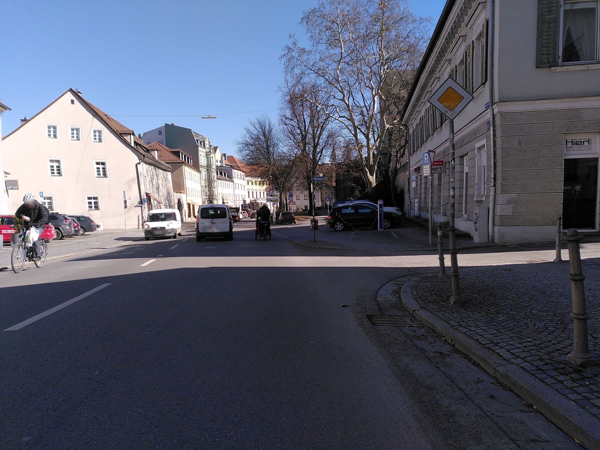 Street view near Hotel Jakob, Regensburg — © mo465 (CC BY-SA · Mapillary)
