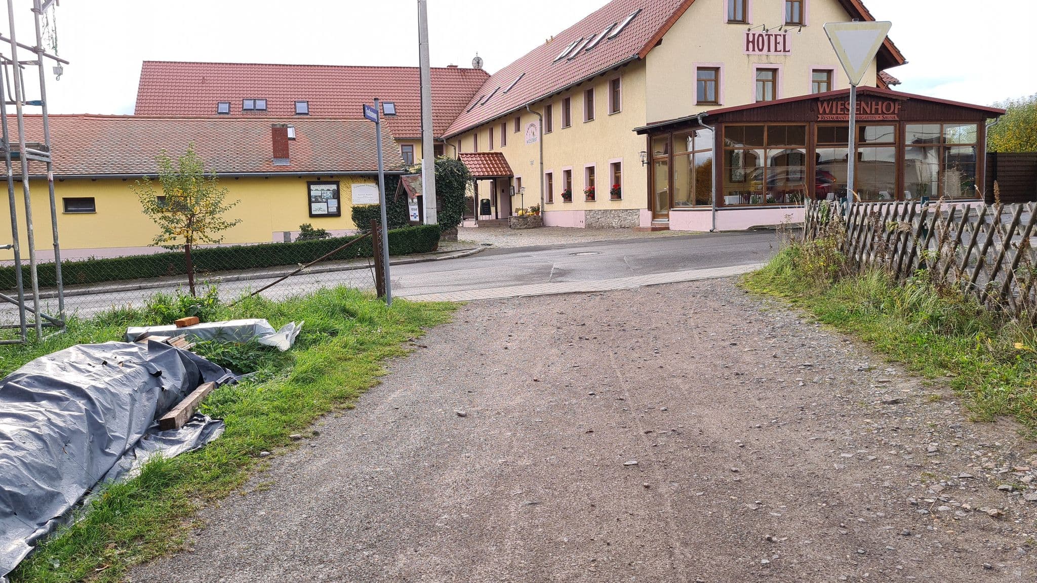 Street view near Wiesenhof Schmannewitz, Dahlen — © dsmm (CC BY-SA · Mapillary)