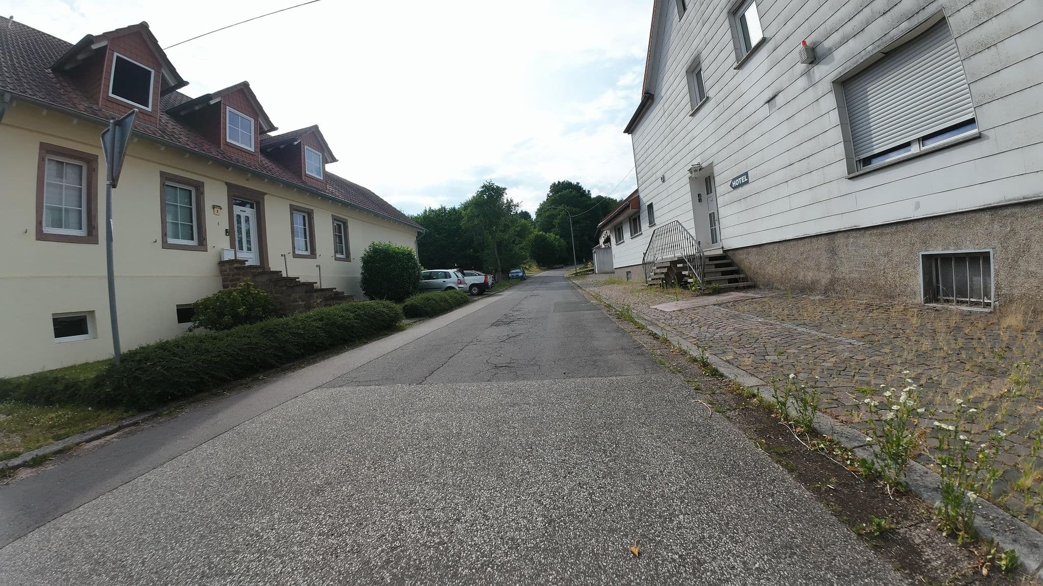 Street view near Zur Linde, Mainzweiler — © teddy73 (CC BY-SA · Mapillary)