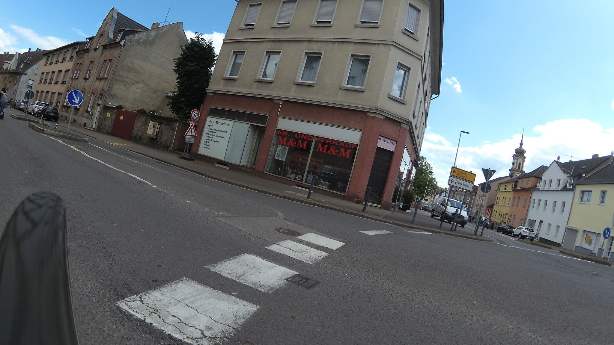 Street view near Ferienwohnung Am Weltkulturerbe, Völklingen — © teddy73 (CC BY-SA · Mapillary)