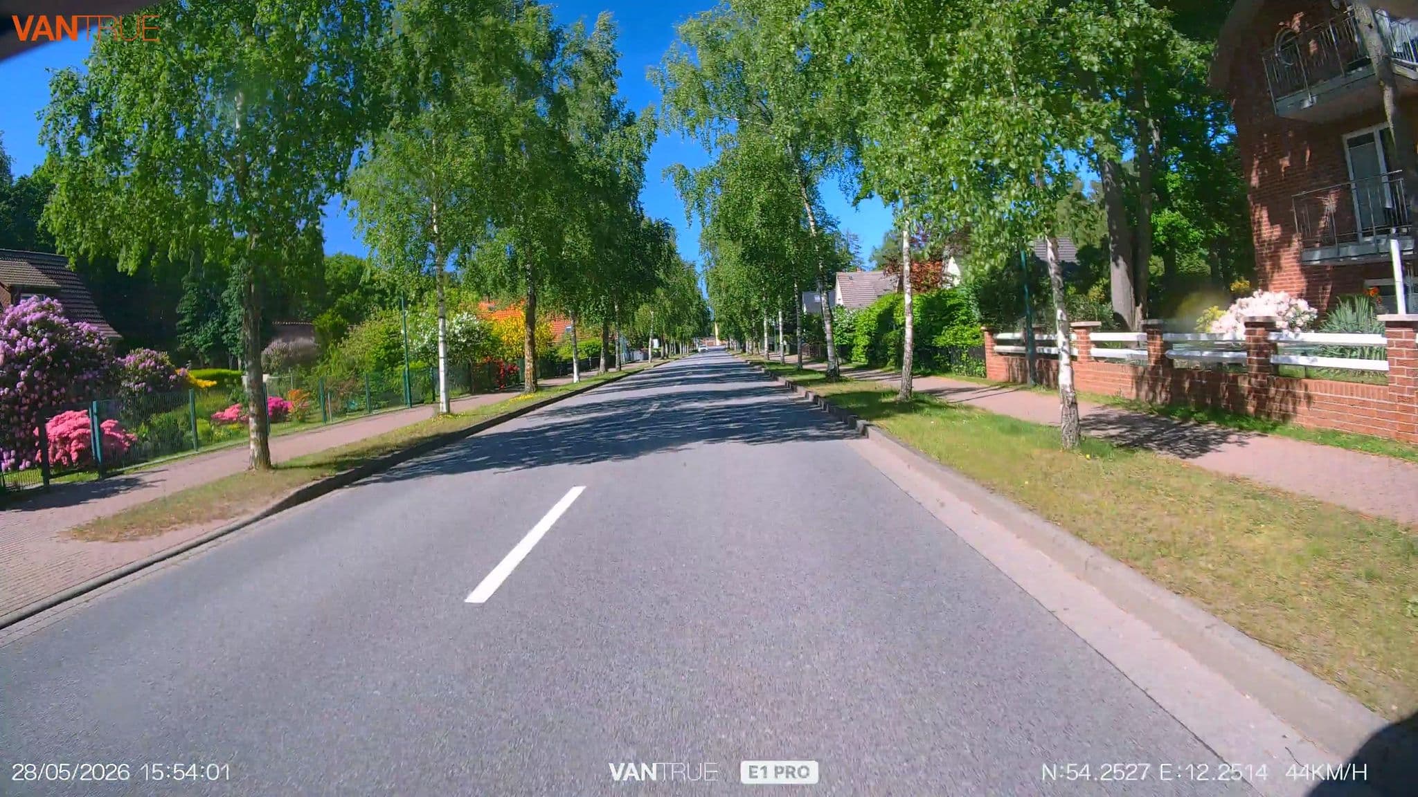 Street view near Haus Birkenallee, Seeheilbad Graal-Müritz — © LordOslo (CC BY-SA · Mapillary)