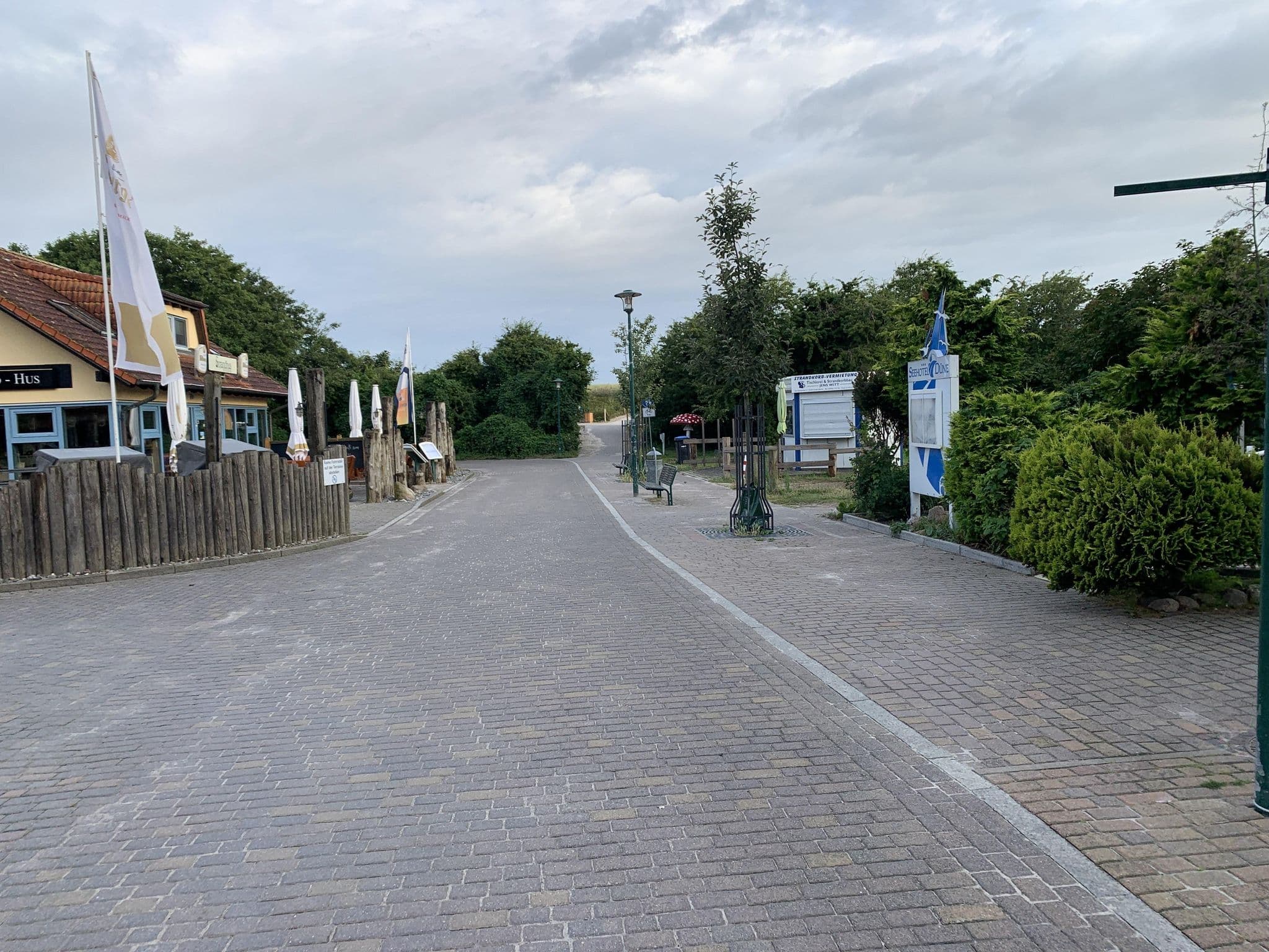 Street view near Seehotel Düne, Seeheilbad Graal-Müritz — © hasienda (CC BY-SA · Mapillary)