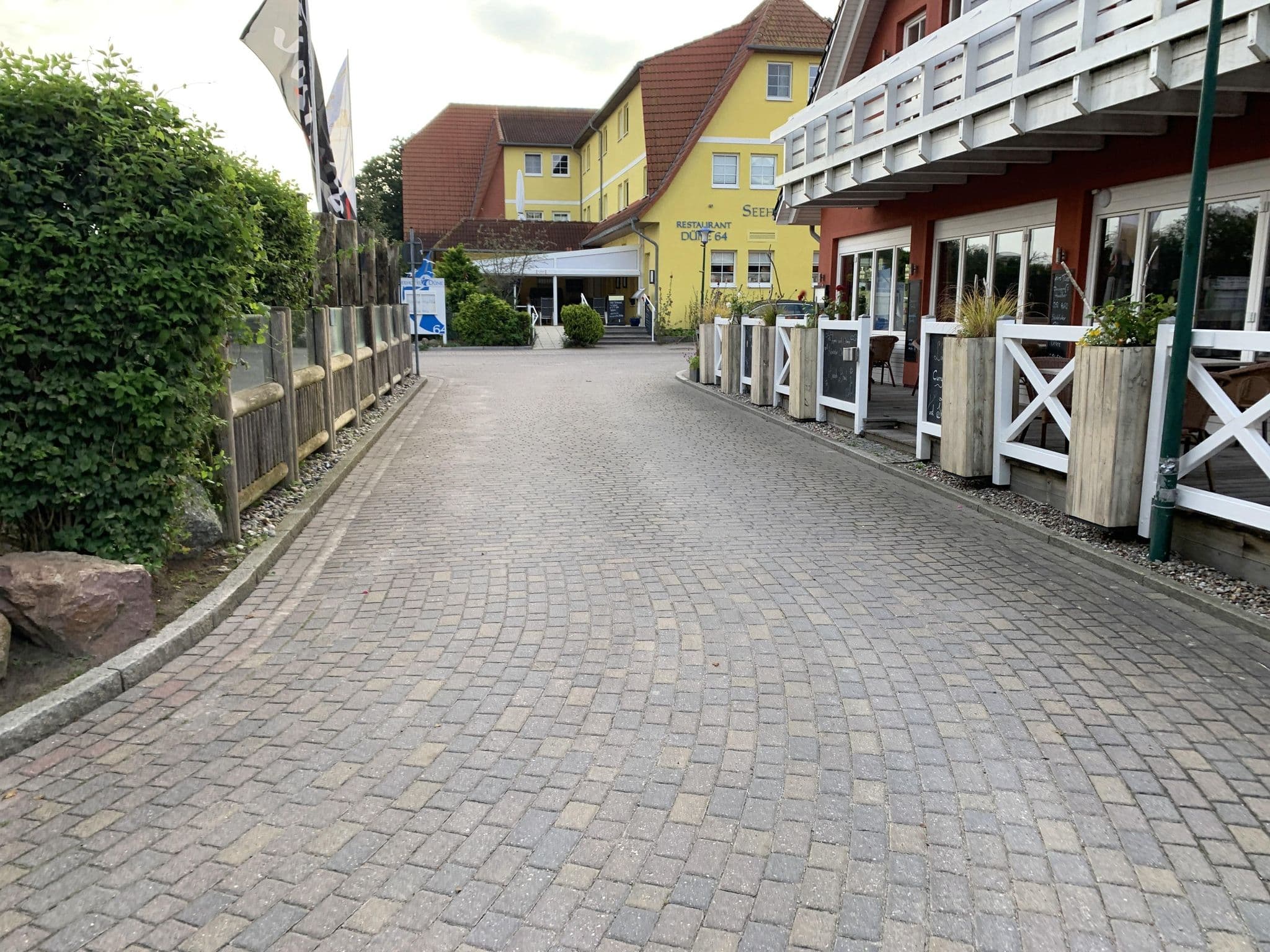 Street view near Strandhotel Deichgraf, Seeheilbad Graal-Müritz — © hasienda (CC BY-SA · Mapillary)