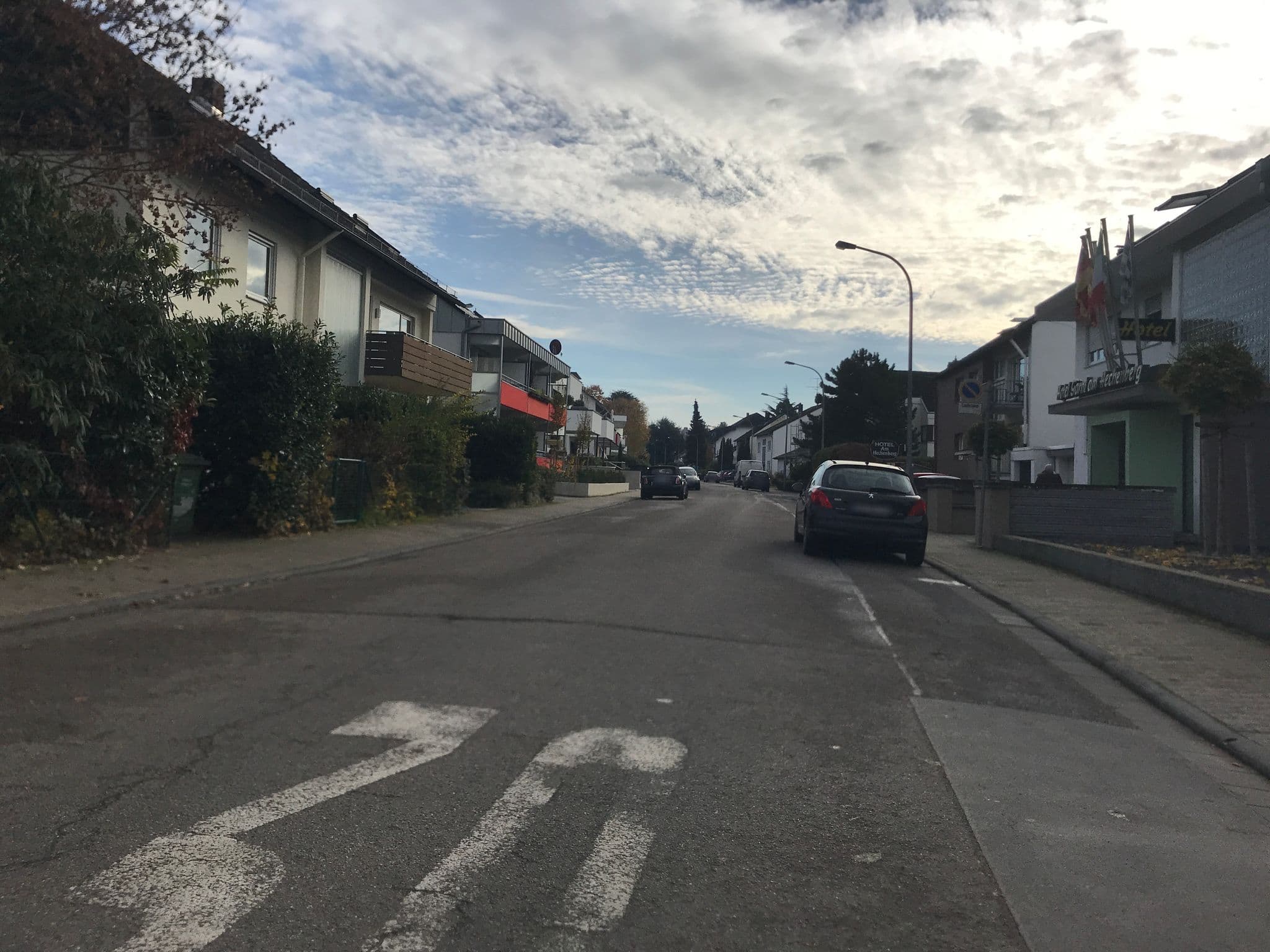 Street view near Hotel Am Hechenberg, Mainz — © miguel_andrade (CC BY-SA · Mapillary)