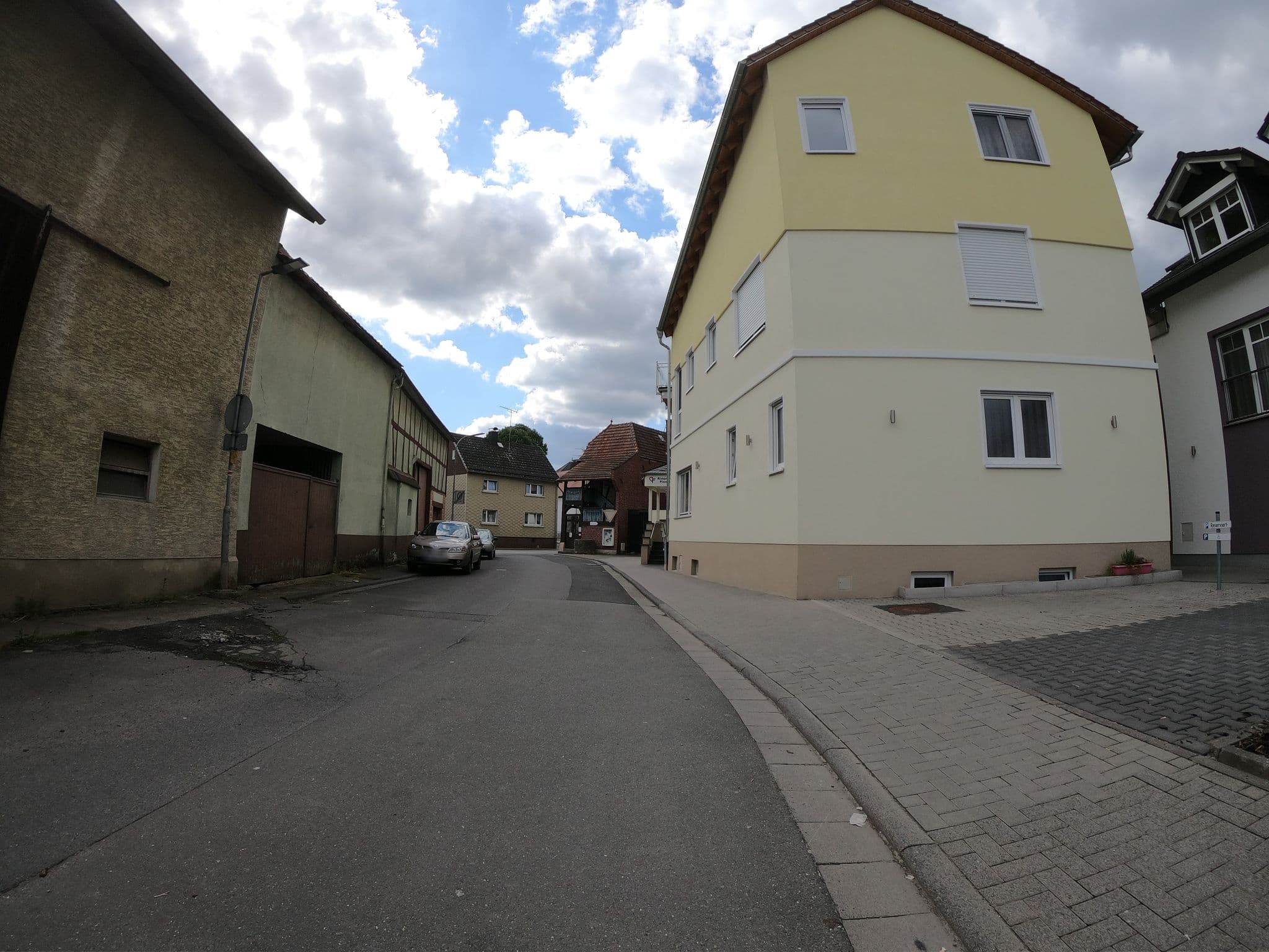 Street view near Das kleine Hotel Lahnau, Wetzlar — © grinninghamster (CC BY-SA · Mapillary)