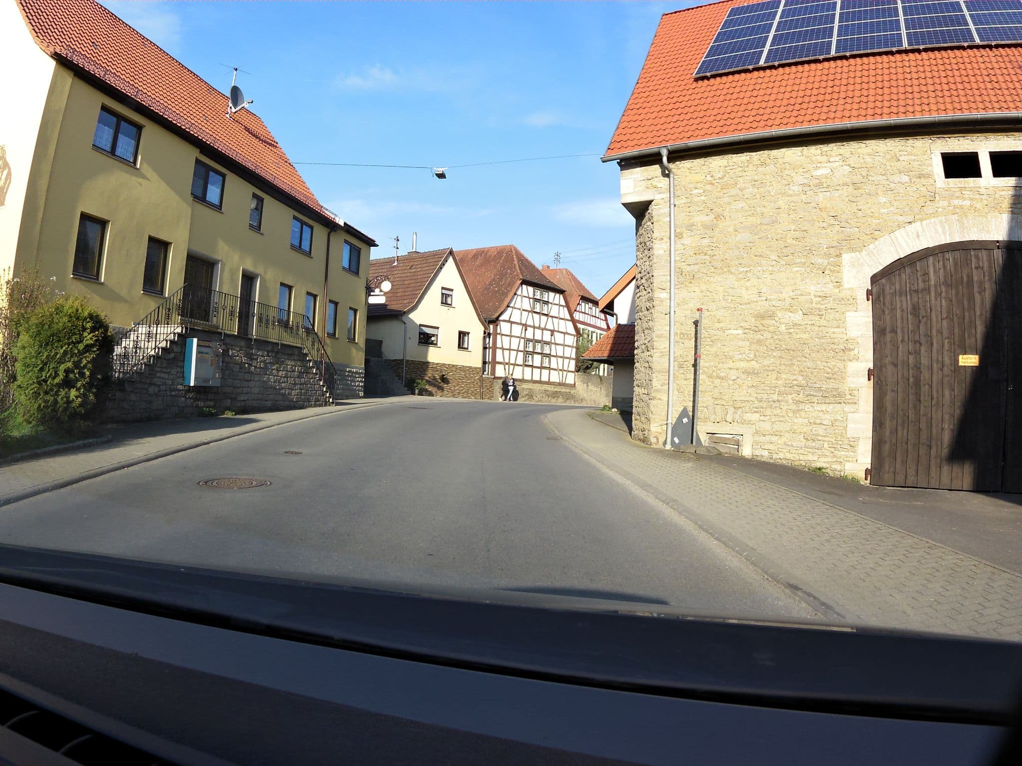 Street view near Gasthaus zum Bären, Bütthard — © zoegglmeyr (CC BY-SA · Mapillary)