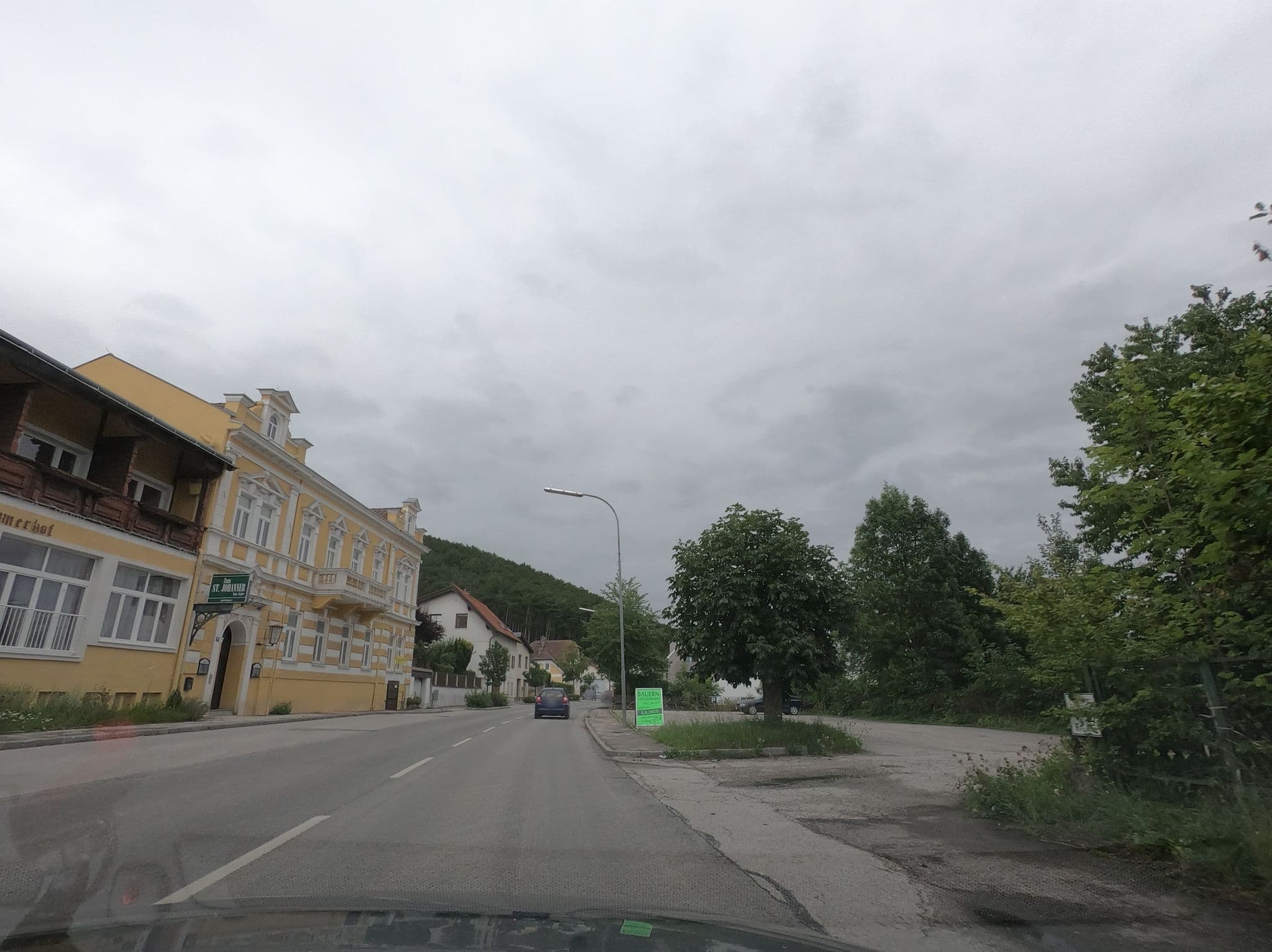 Street view near St. Johannerhof, Ternitz — © richlv (CC BY-SA · Mapillary)