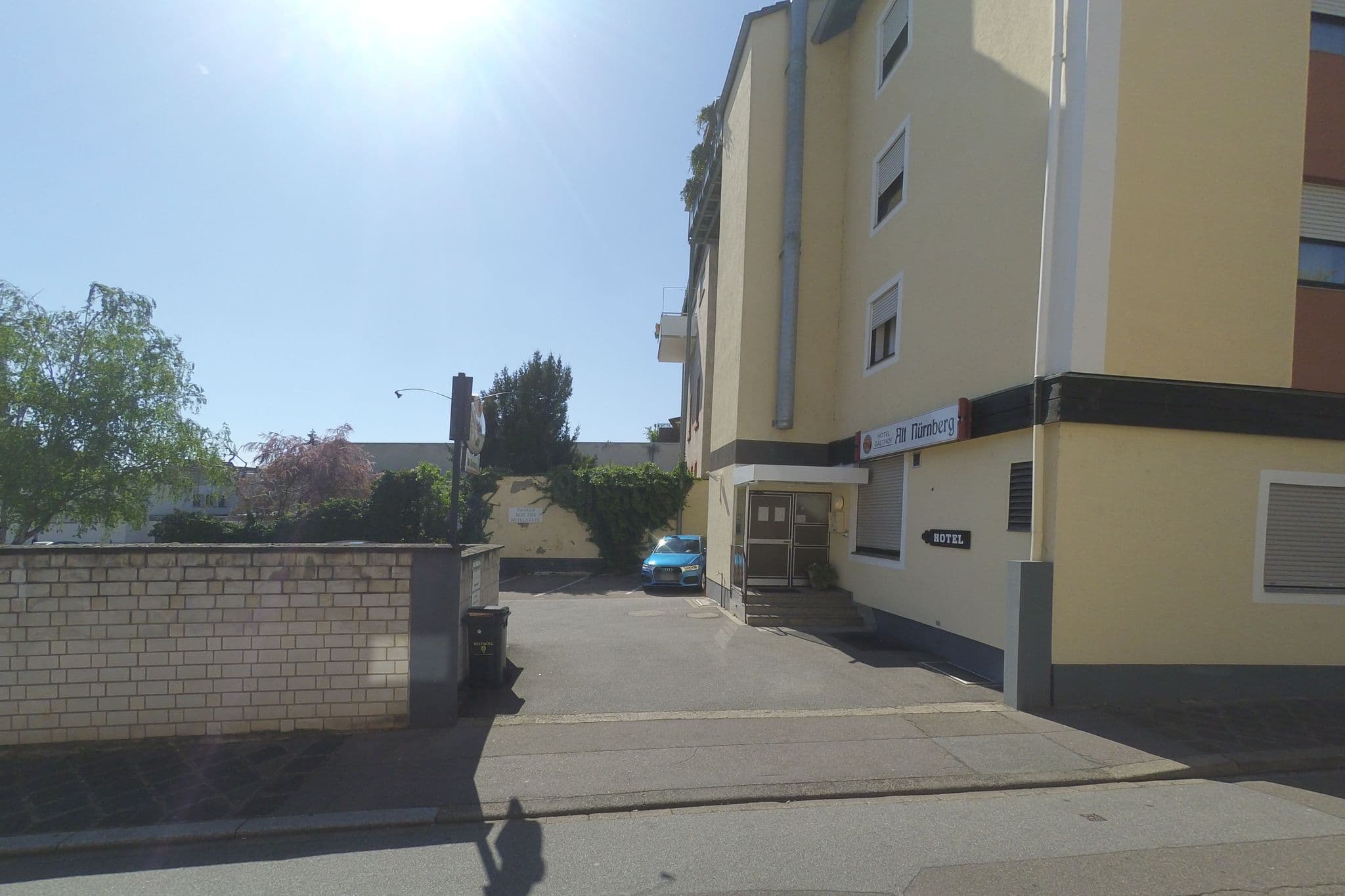Street view near Hotel Alt Nürnberg, Altrip — © wegavision (CC BY-SA · Mapillary)