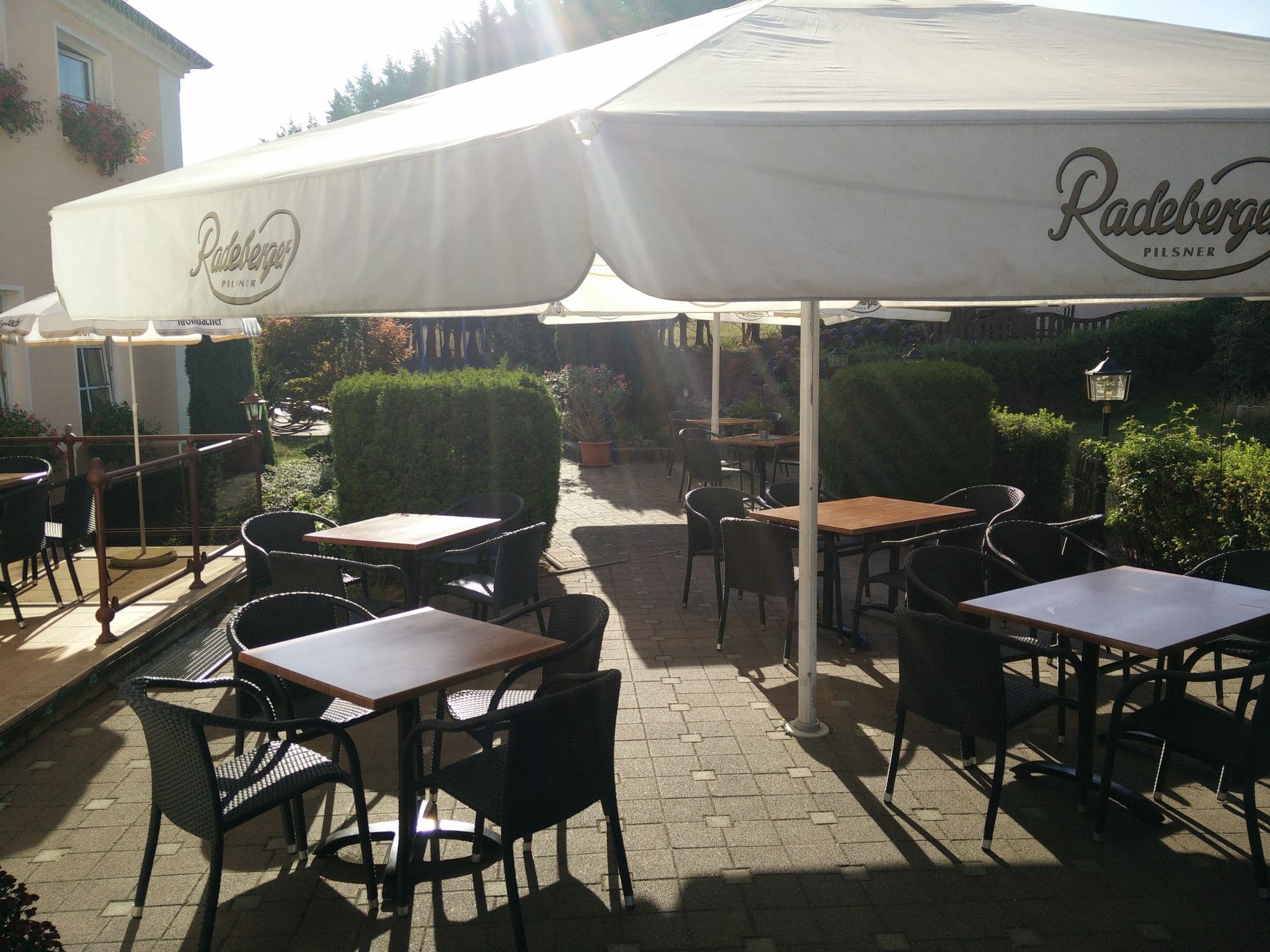 Street view near Hotel Rabennest, Freital — © fahrradfahrer (CC BY-SA · Mapillary)