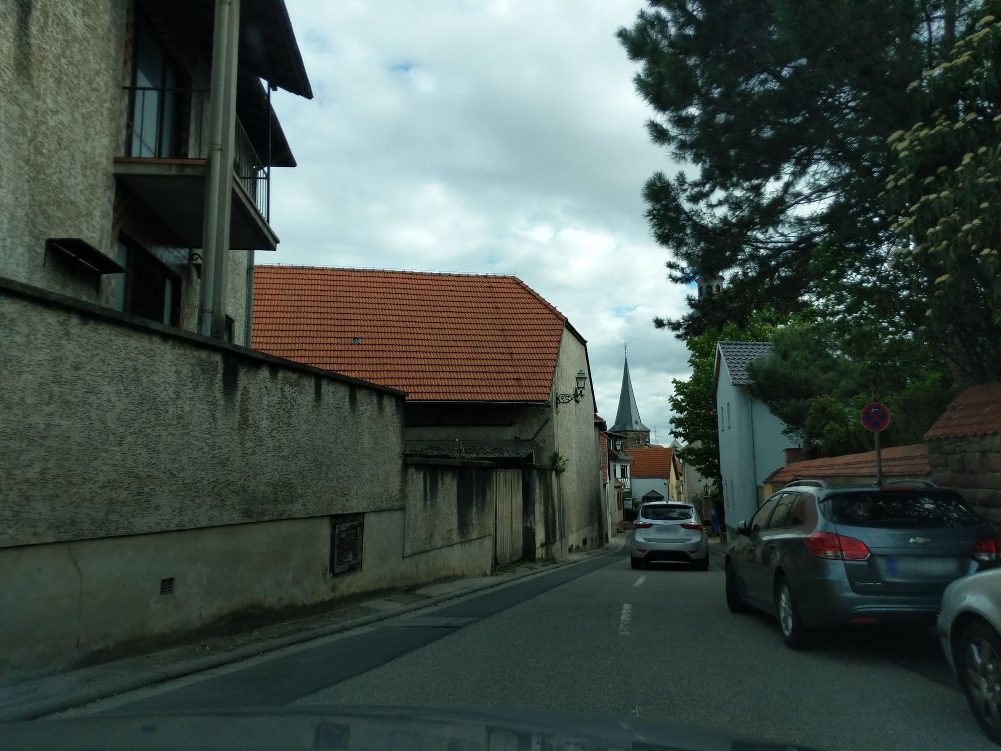 Street view near Morrhof, Großkarlbach — © atze02 (CC BY-SA · Mapillary)