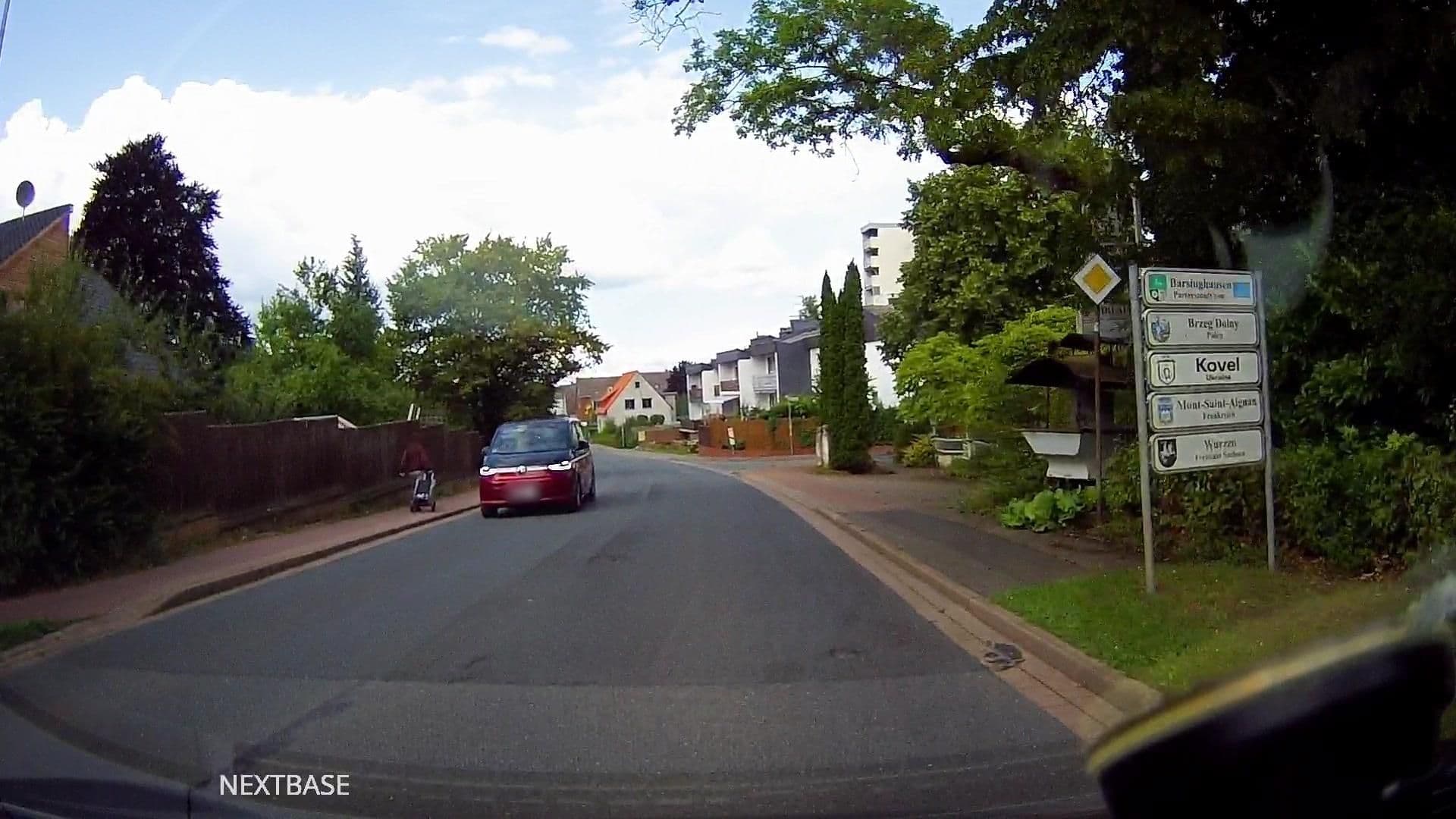 Street view near Hotel Am Deister, Egestorf — © derlipper (CC BY-SA · Mapillary)