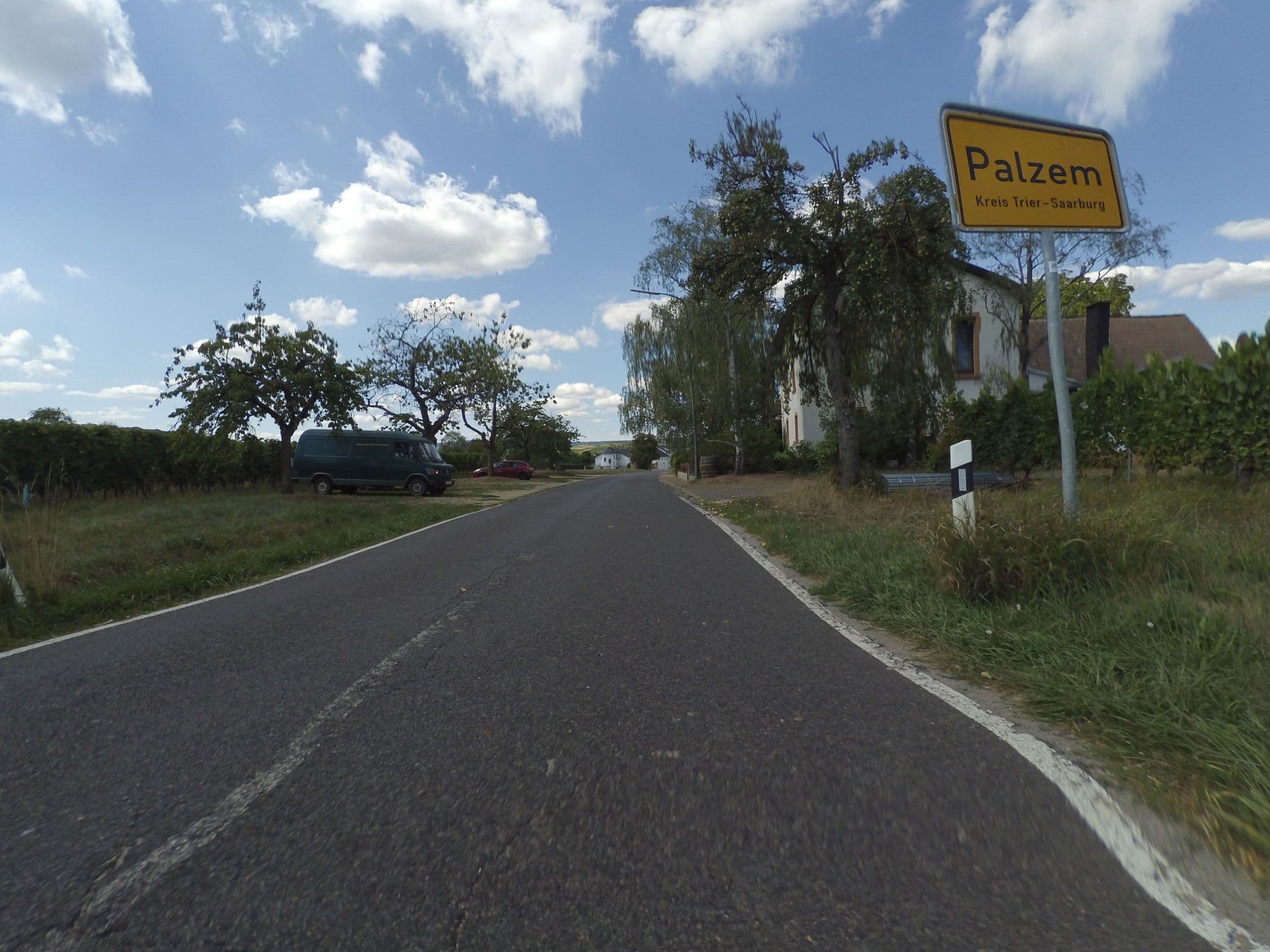 Street view near SAUERWEINs Weingut, Palzem — © peewee32 (CC BY-SA · Mapillary)