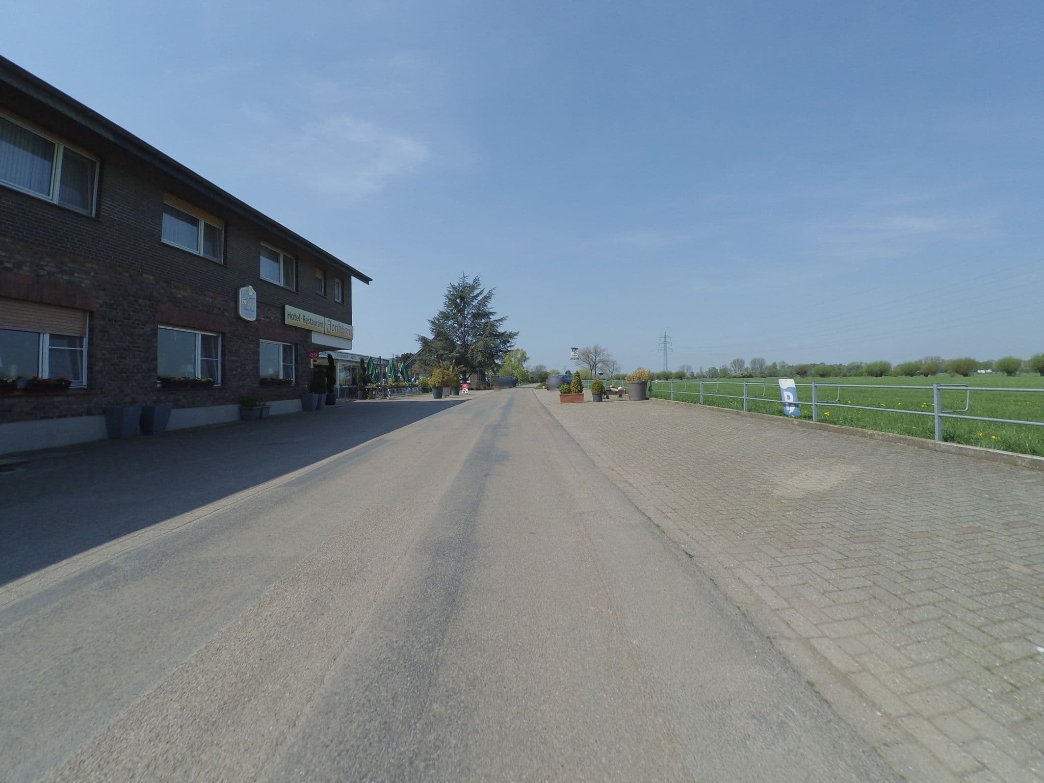 Street view near Hotel Restaurant Jonkhans, Isselburg — © peewee32 (CC BY-SA · Mapillary)