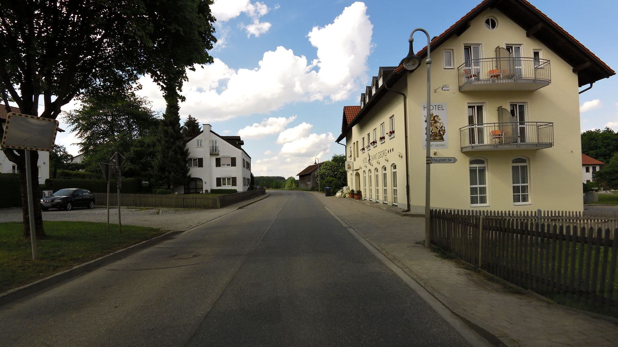 Street view near Hotel St. Georg, Sankt Wolfgang — © czmrtn (CC BY-SA · Mapillary)