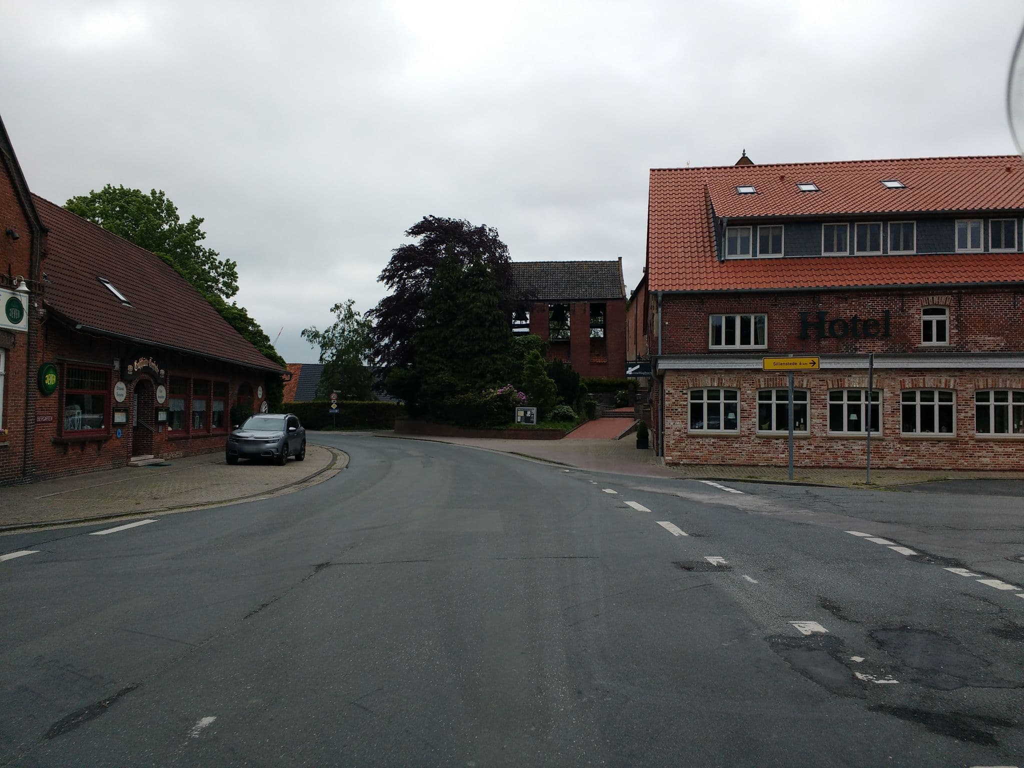 Street view near To`n Schlagboom – ("mein hotelchen"), Sillenstede — © thetornado76 (CC BY-SA · Mapillary)