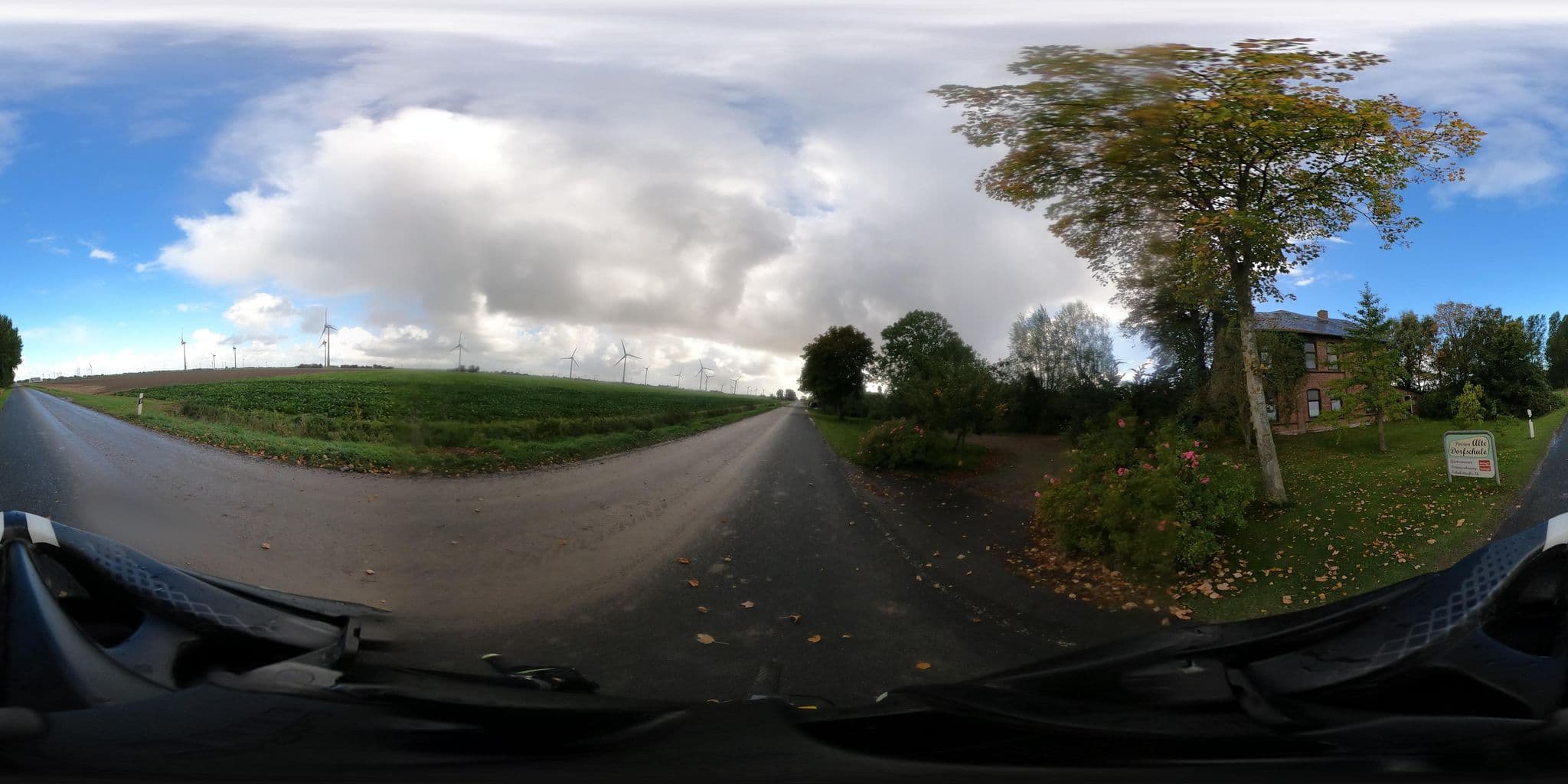Street view near Pension Alte Dorfschule, Friedrichskoog — © stefanhrt (CC BY-SA · Mapillary)