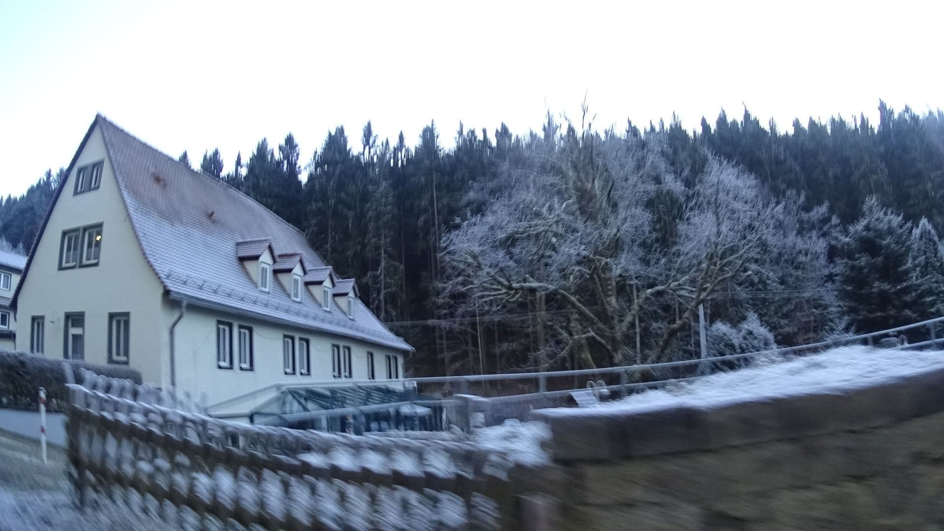 Street view near Waldhotel Linzmühle, Kahla — © ramap (CC BY-SA · Mapillary)