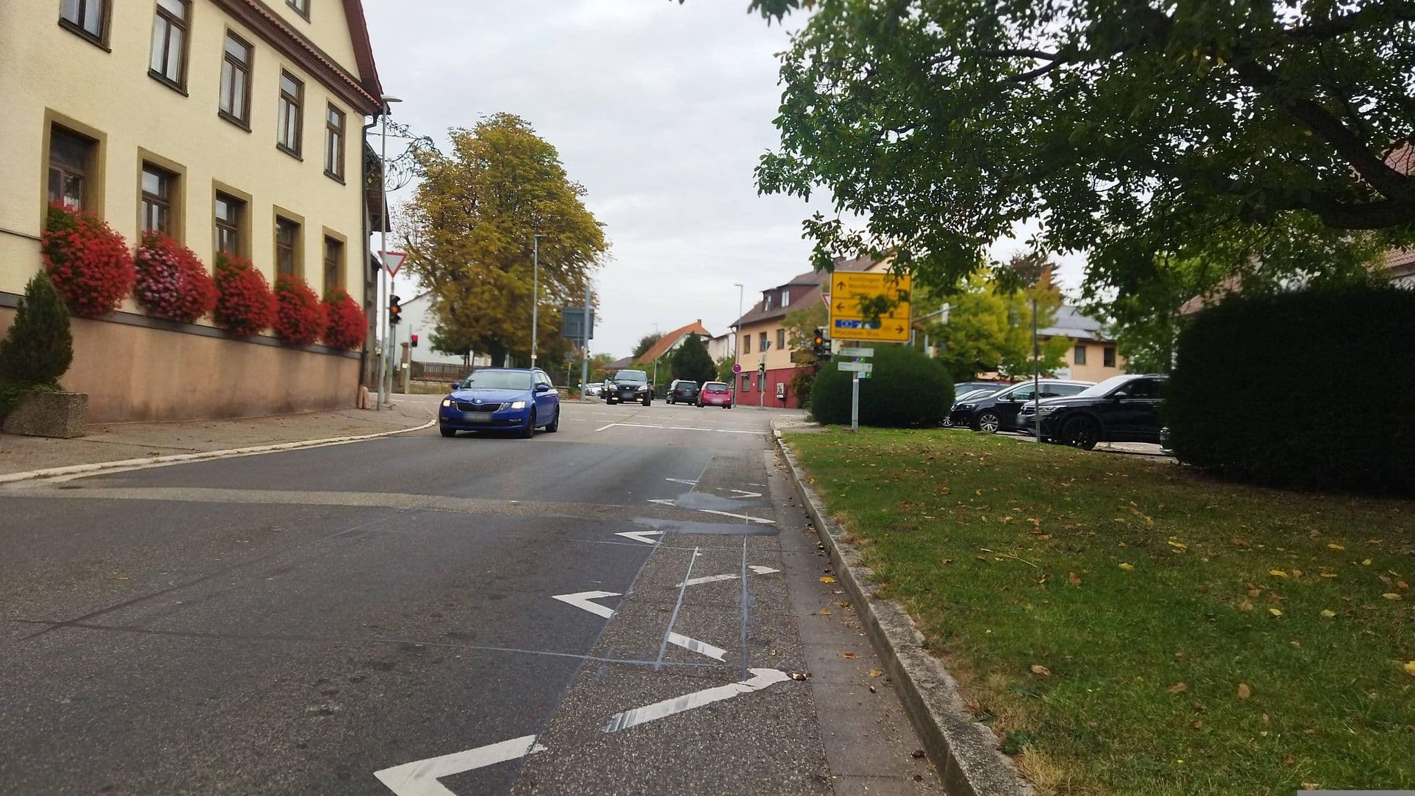 Street view near Gasthof-Hotel Goldener Ochsen, Ölbronn-Dürrn — © changchun1 (CC BY-SA · Mapillary)