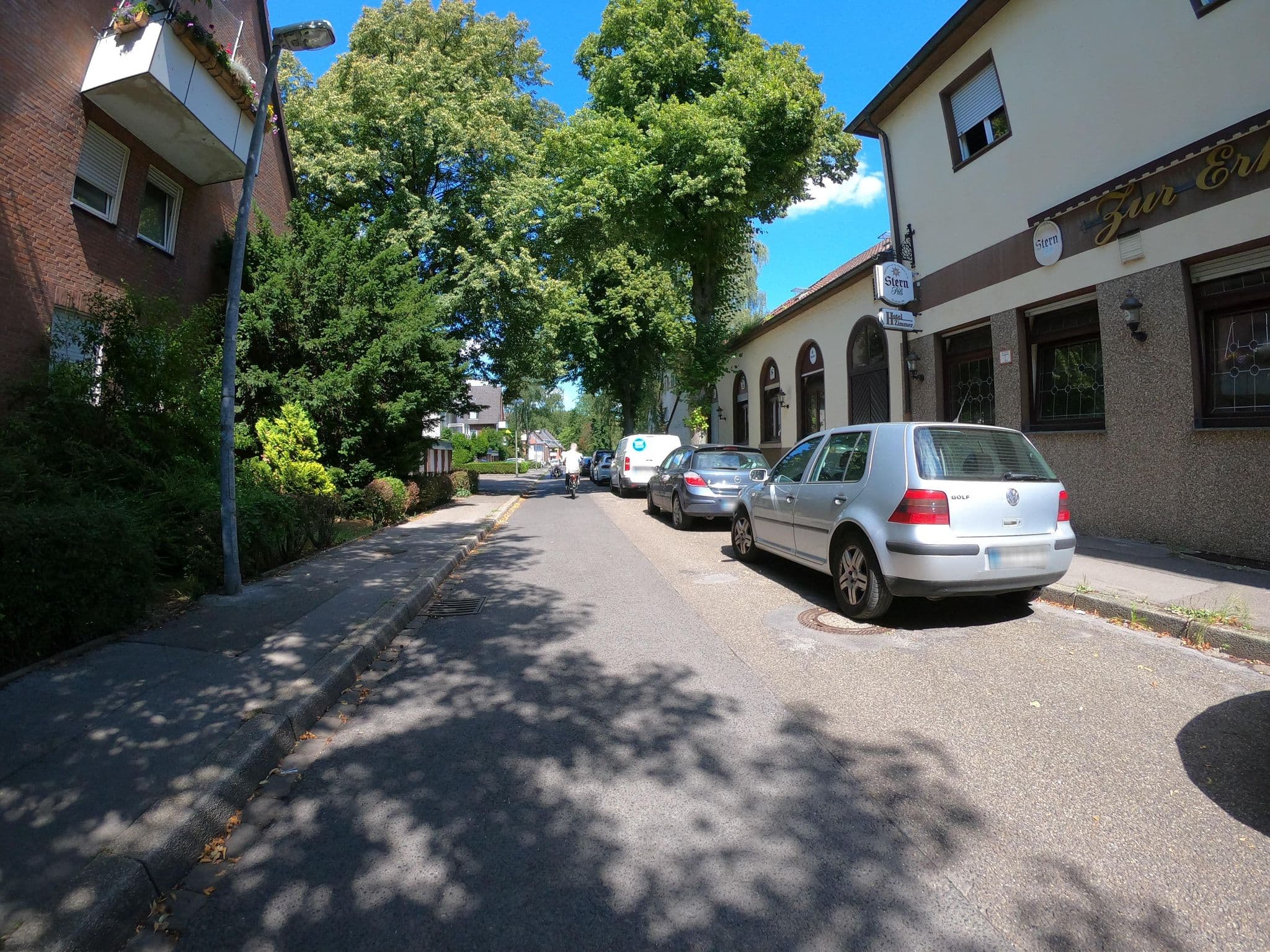 Street view near Hotel-Gasthof Zur Erholung, Gladbeck — © geogladbecker (CC BY-SA · Mapillary)