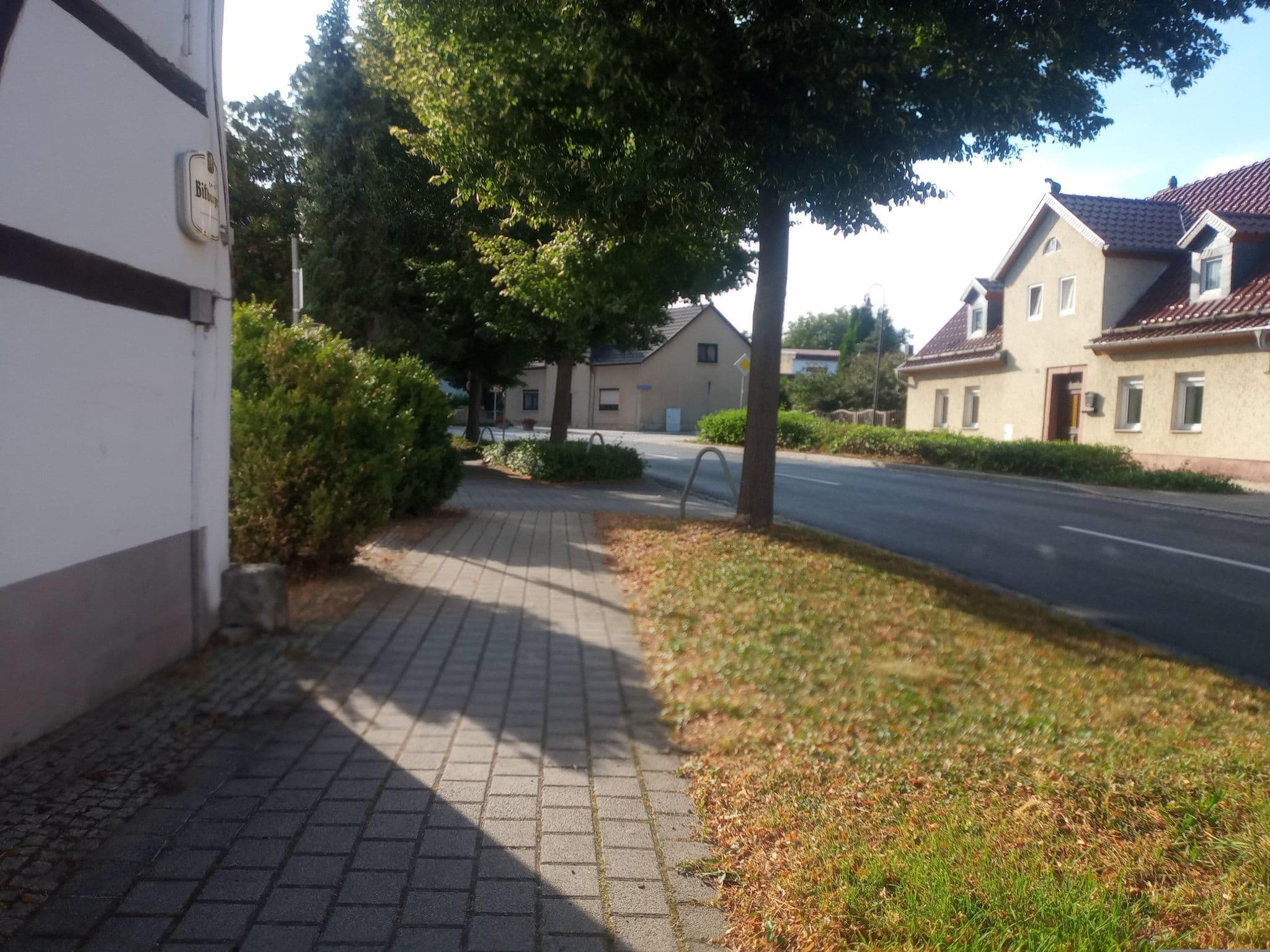Street view near Lindenhof, Bad Lauchstädt — © natura (CC BY-SA · Mapillary)