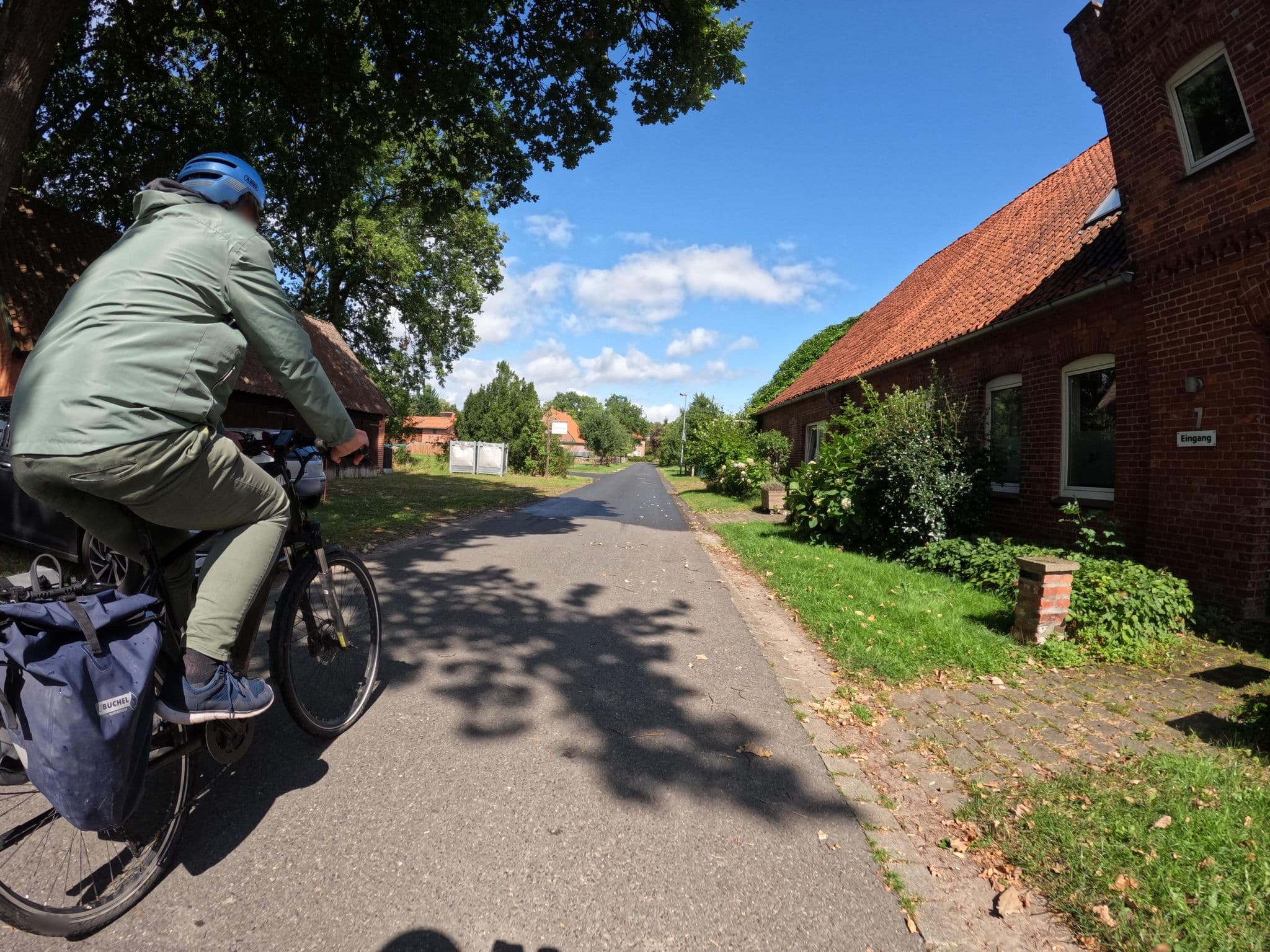 Street view near appleslounge, Dahlenburg — © suelfmeister (CC BY-SA · Mapillary)