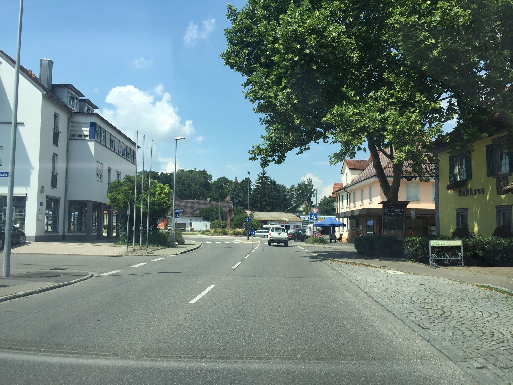 Street view near Löwen, Rielasingen-Worblingen — © canadarunner (CC BY-SA · Mapillary)