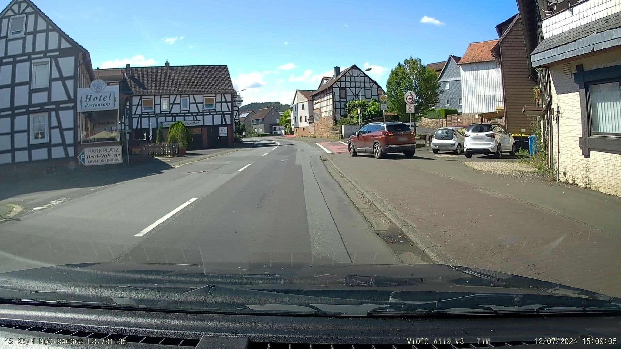Street view near Hotel-Restaurant Orthwein, Cölbe — © tim3003 (CC BY-SA · Mapillary)