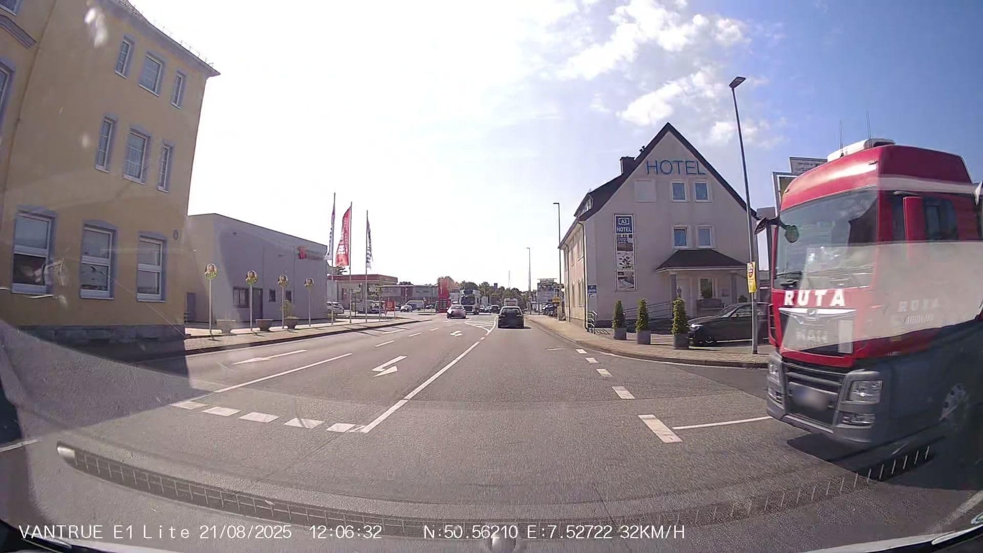 Street view near A3 Hotel, Horhausen — © Hightower- (CC BY-SA · Mapillary)