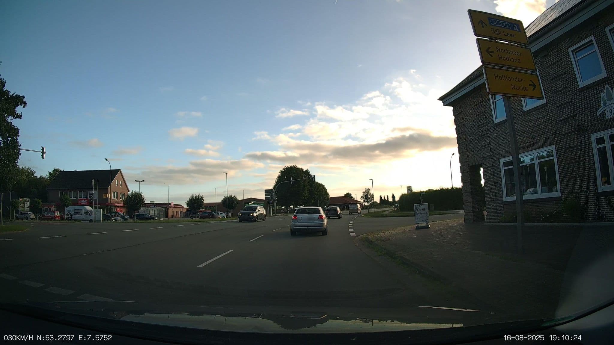 Street view near Hotel-Preyt, Holtland — © heetENkoel (CC BY-SA · Mapillary)
