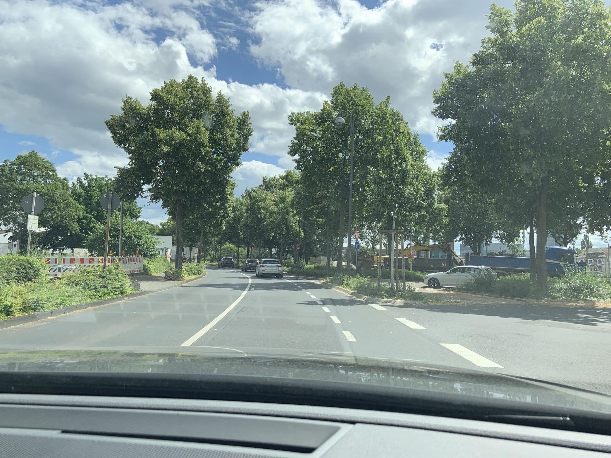 Street view near B&B Hotel Bonn, Bonn — © phitec (CC BY-SA · Mapillary)