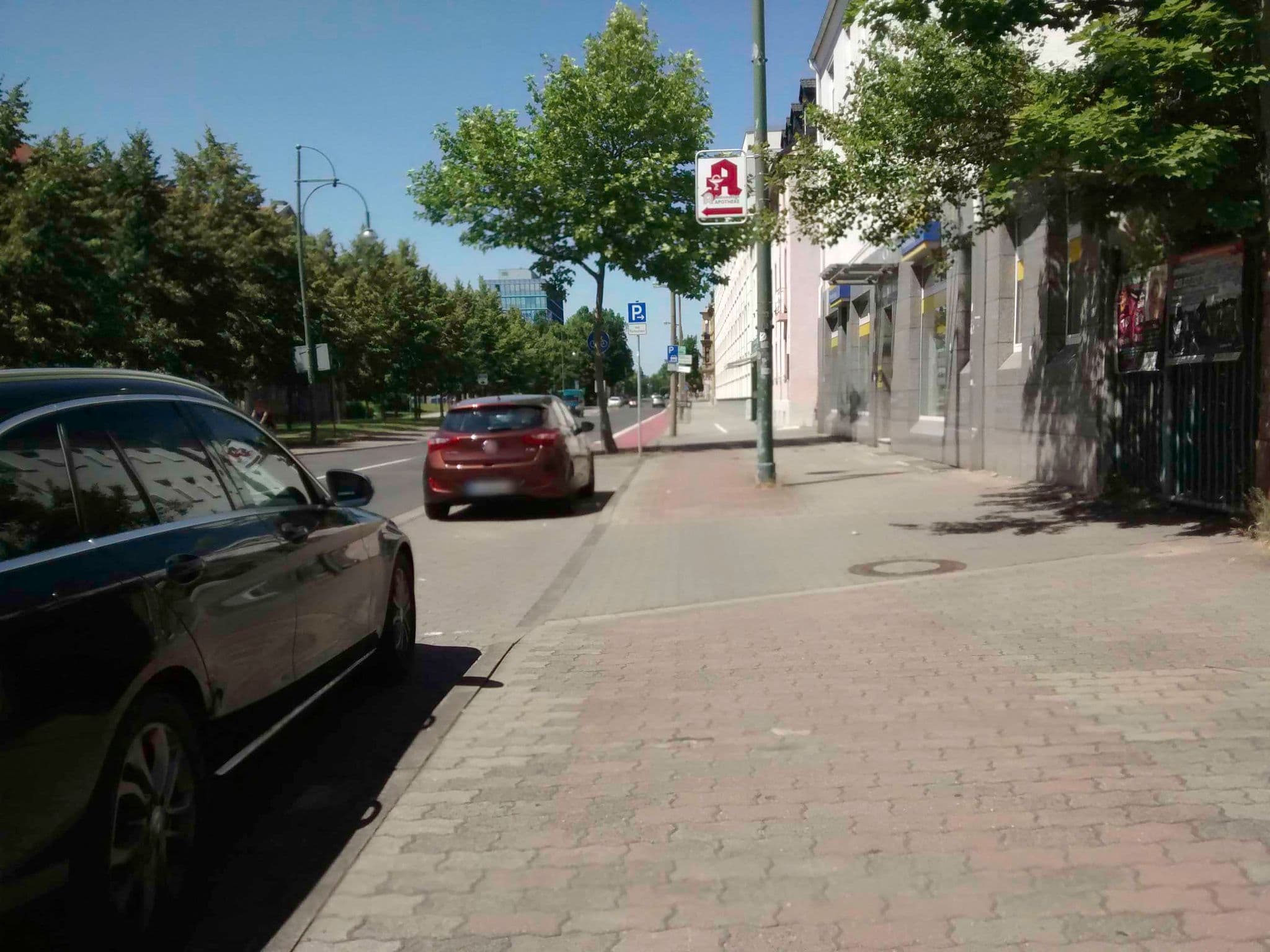 Street view near Wandery Hostel Dessau, Dessau — © didihn (CC BY-SA · Mapillary)