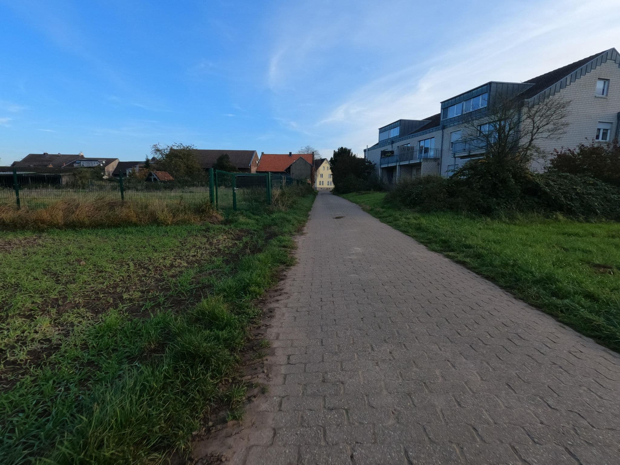 Street view near Ferienwohnungen "Haus Ruraue", Hückelhoven — © hektor1989 (CC BY-SA · Mapillary)