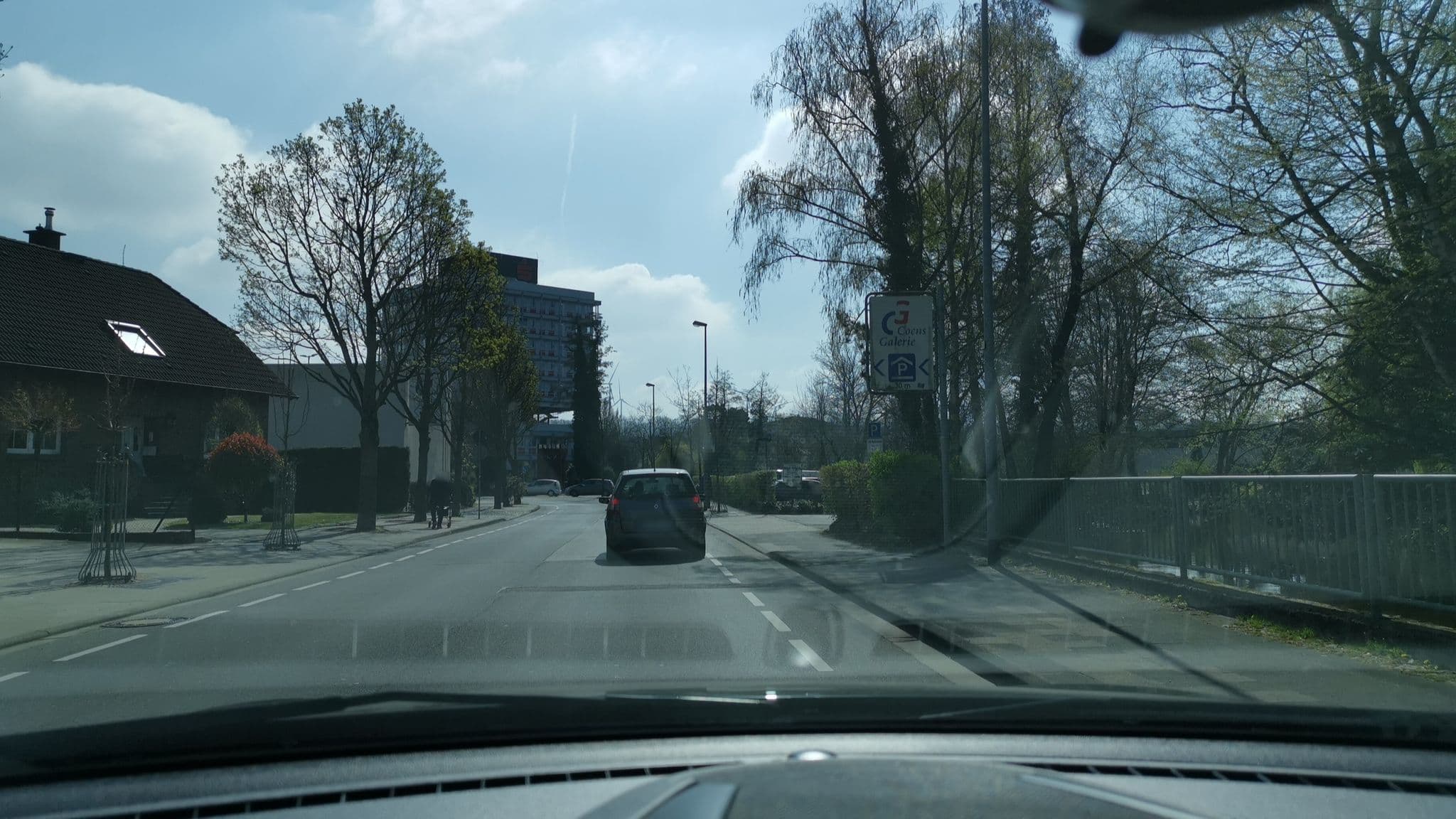 Street view near Zur alten Schmiede, Grevenbroich — © bigpapa2908 (CC BY-SA · Mapillary)