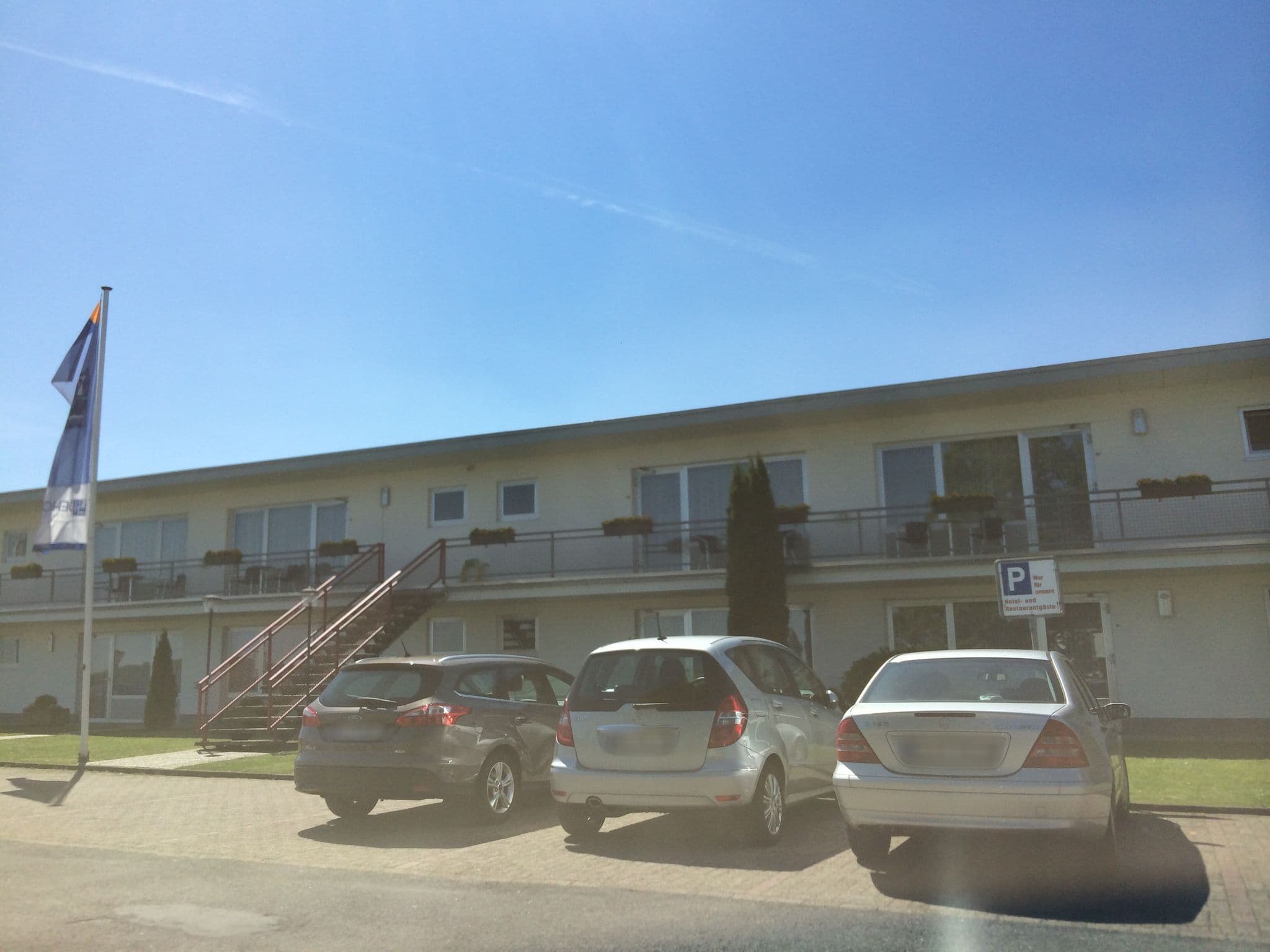 Street view near Airfield Hotel, Ganderkesee — © sajahome (CC BY-SA · Mapillary)
