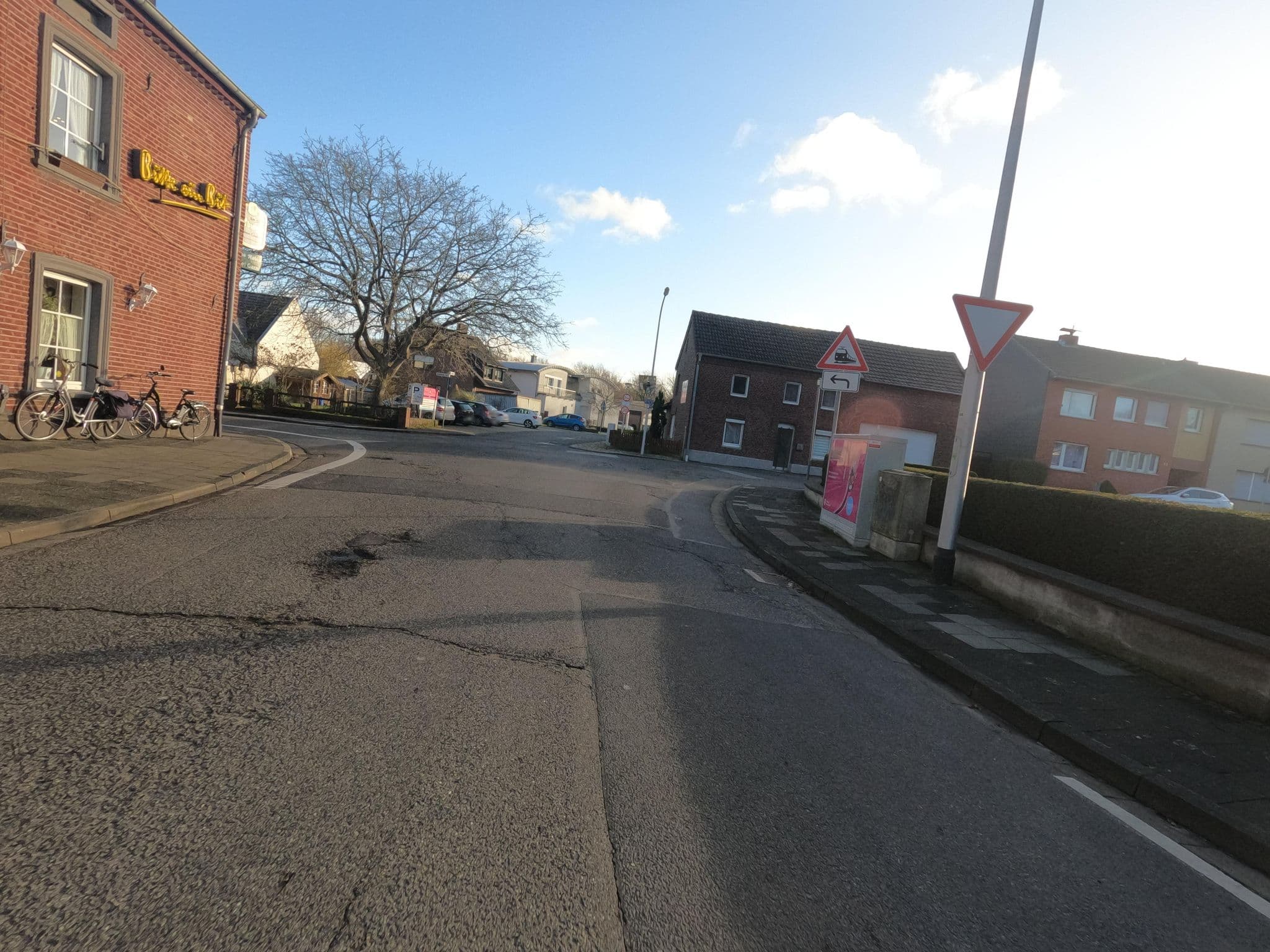Street view near Gasthof Haus Nobis, Heinsberg — © hektor1989 (CC BY-SA · Mapillary)