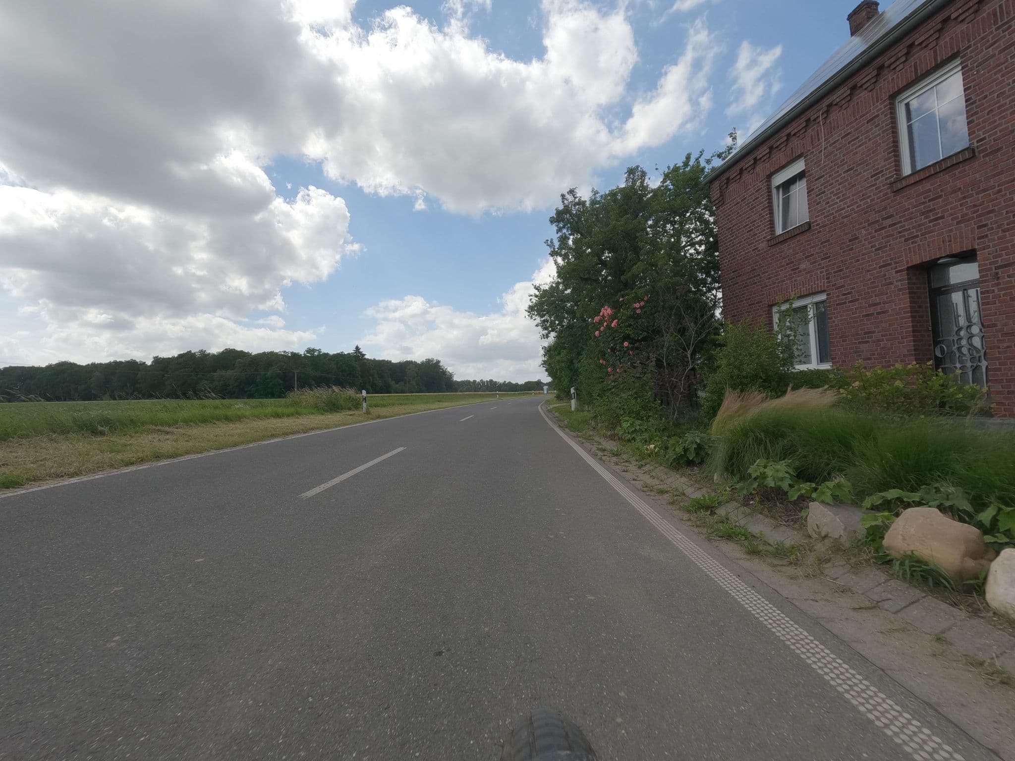 Street view near Heuhotel und Erlebnisbauernhof Böscherhof, Wegberg — © hektor1989 (CC BY-SA · Mapillary)
