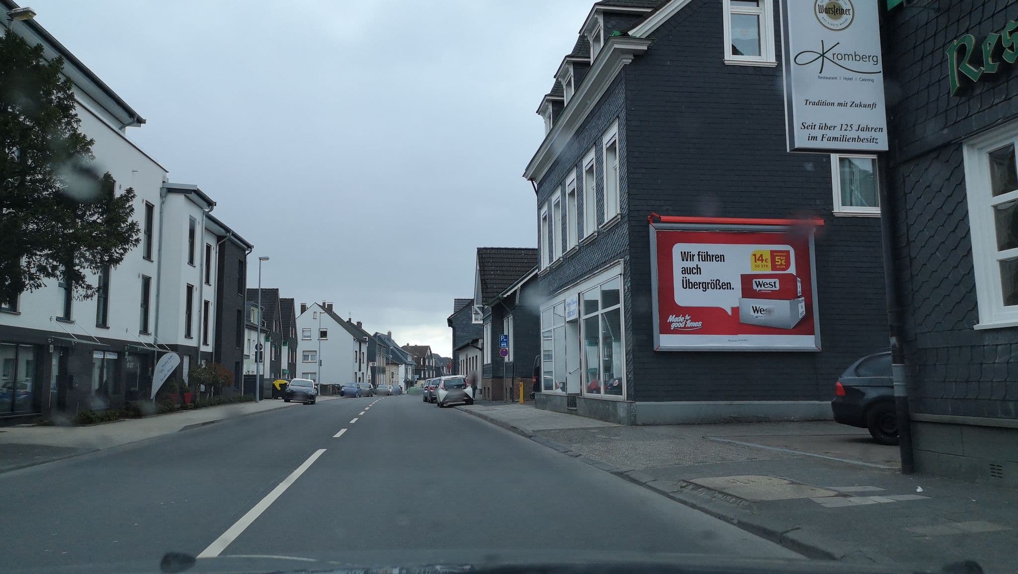 Street view near Hotel Restaurant Kromberg, Remscheid — © fuffel (CC BY-SA · Mapillary)