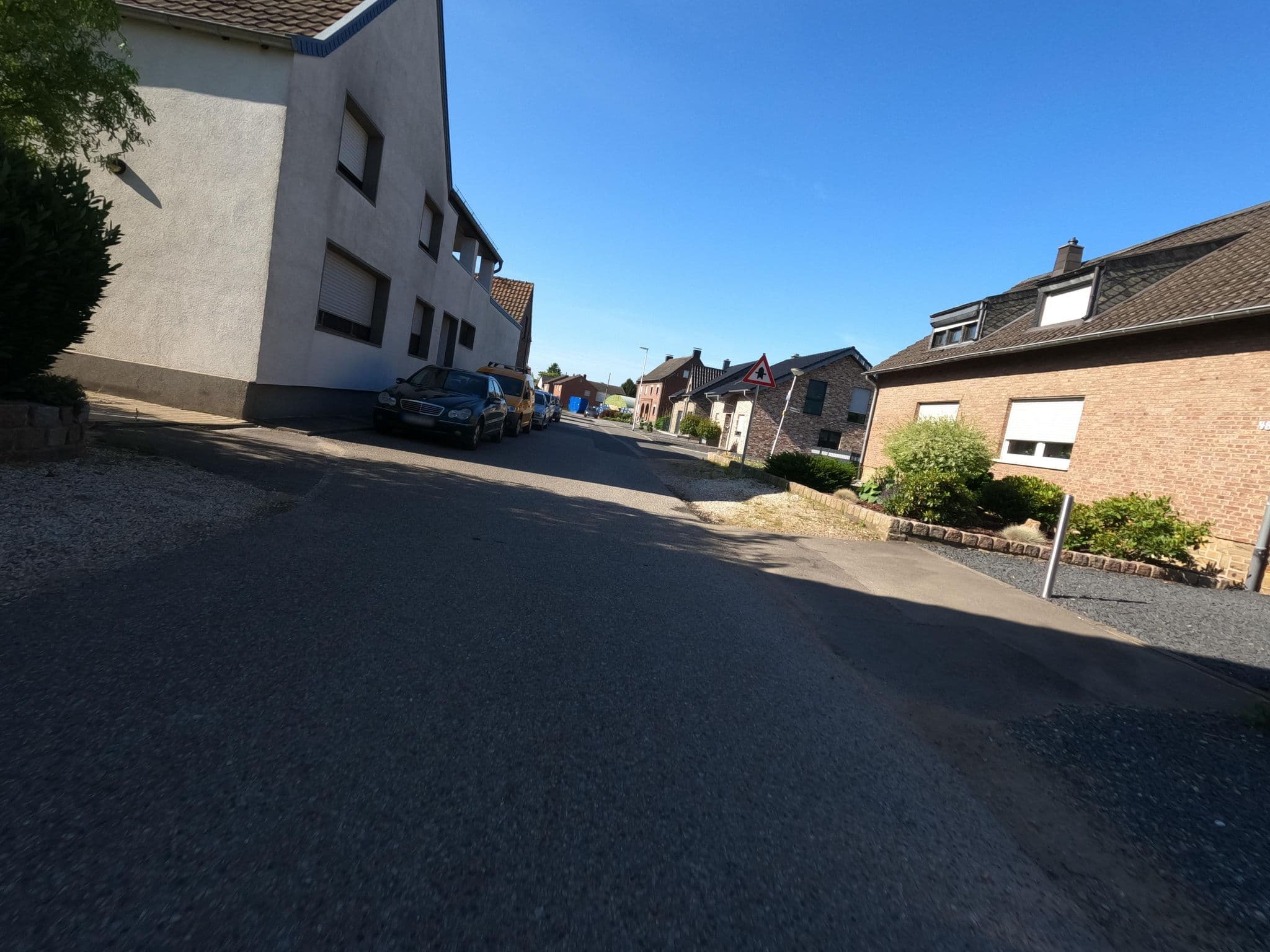 Street view near Haus Stolz, Heinsberg — © hektor1989 (CC BY-SA · Mapillary)